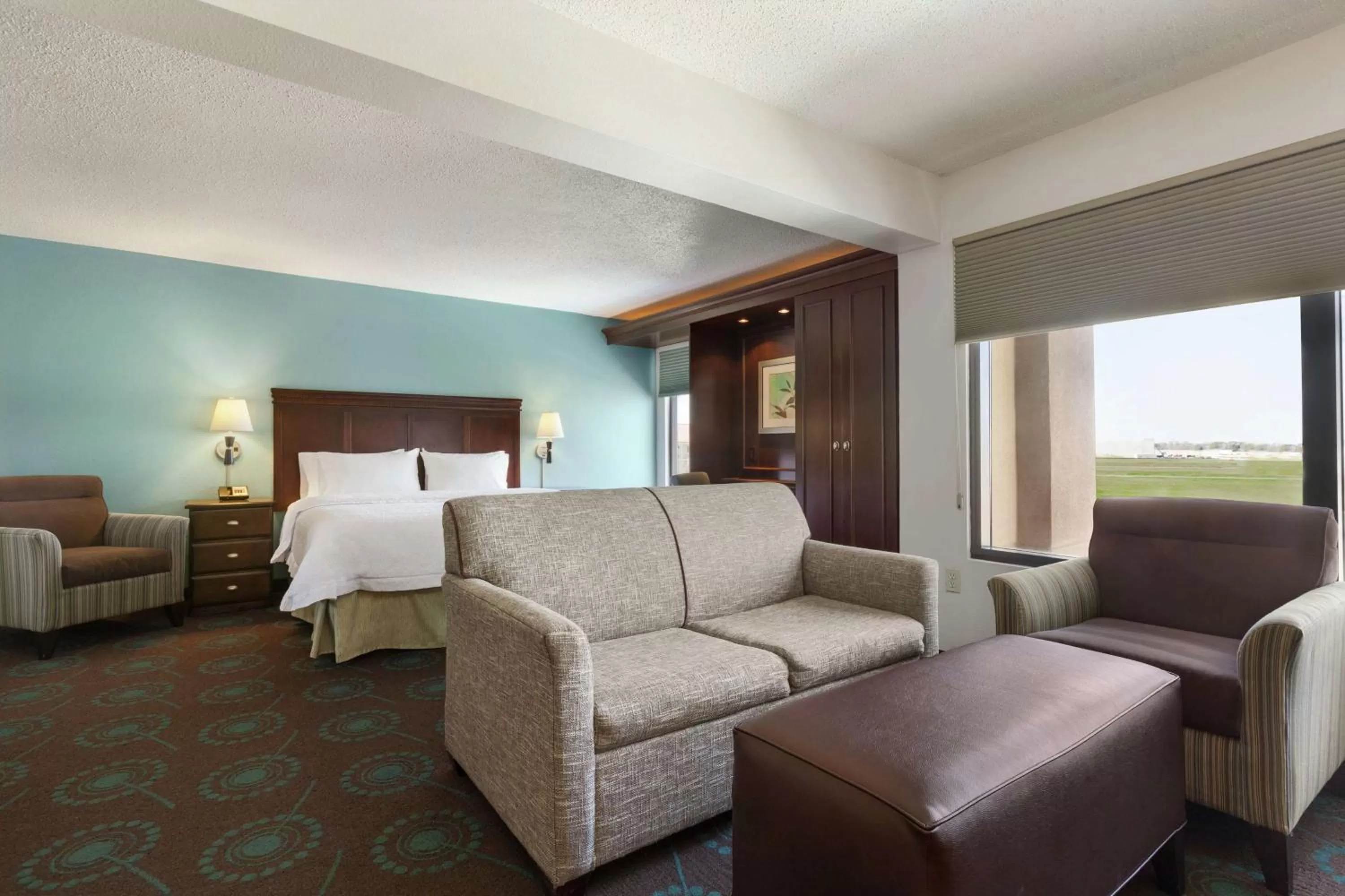 Living room, Seating Area in Hampton Inn Houston Northwest