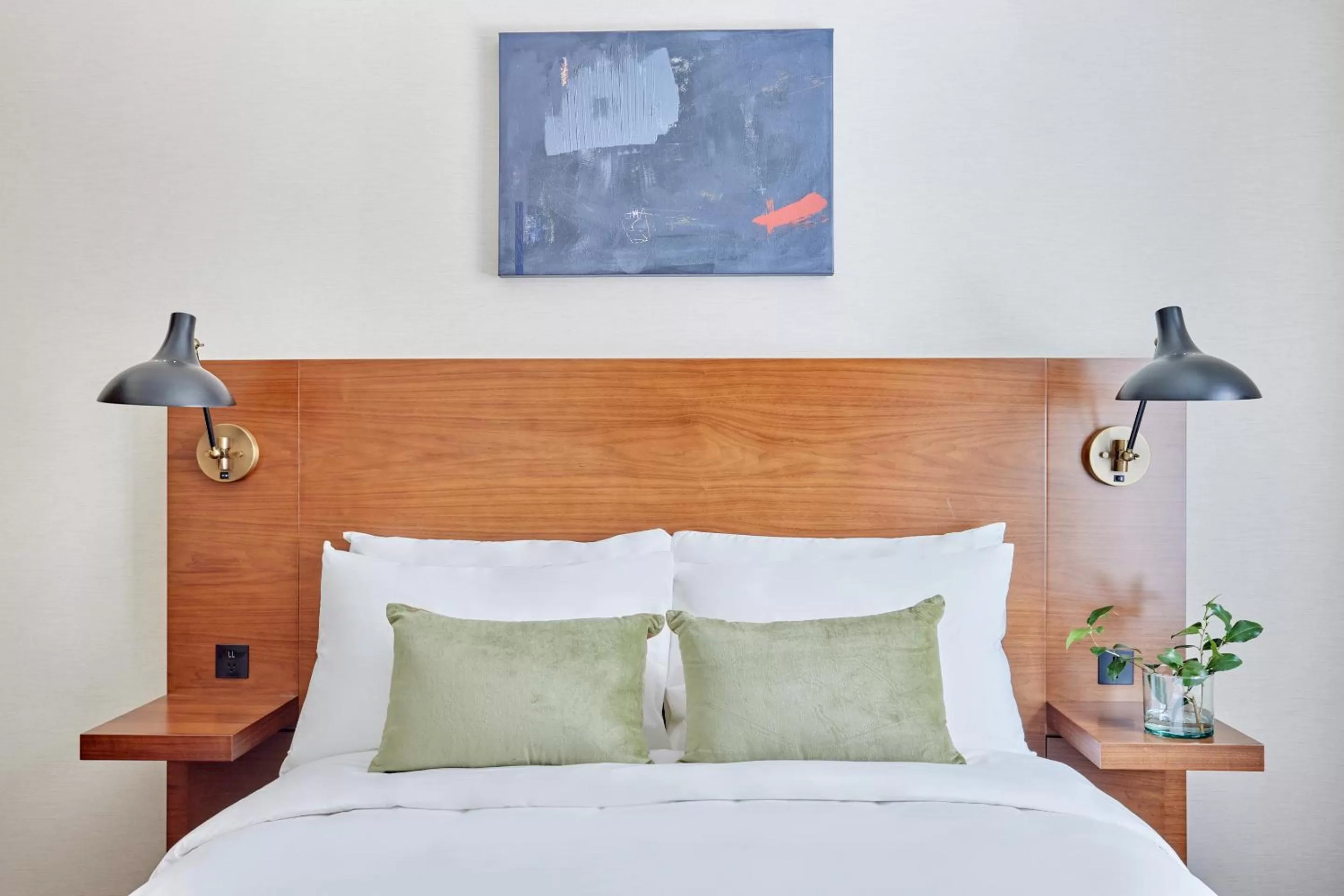 Bed in FOUND Hotel, San Francisco