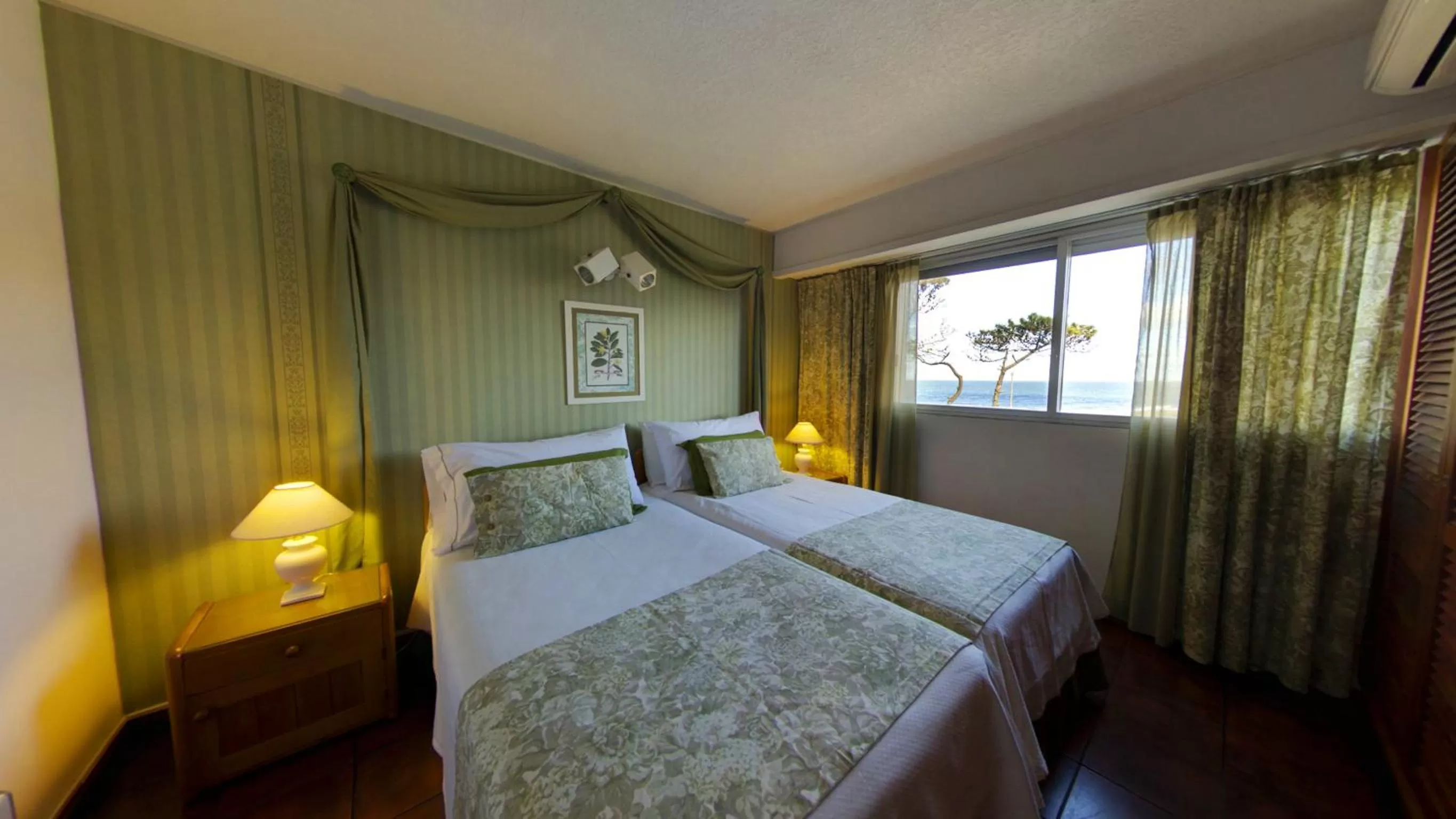 Bed in BDA Hotel & Spa