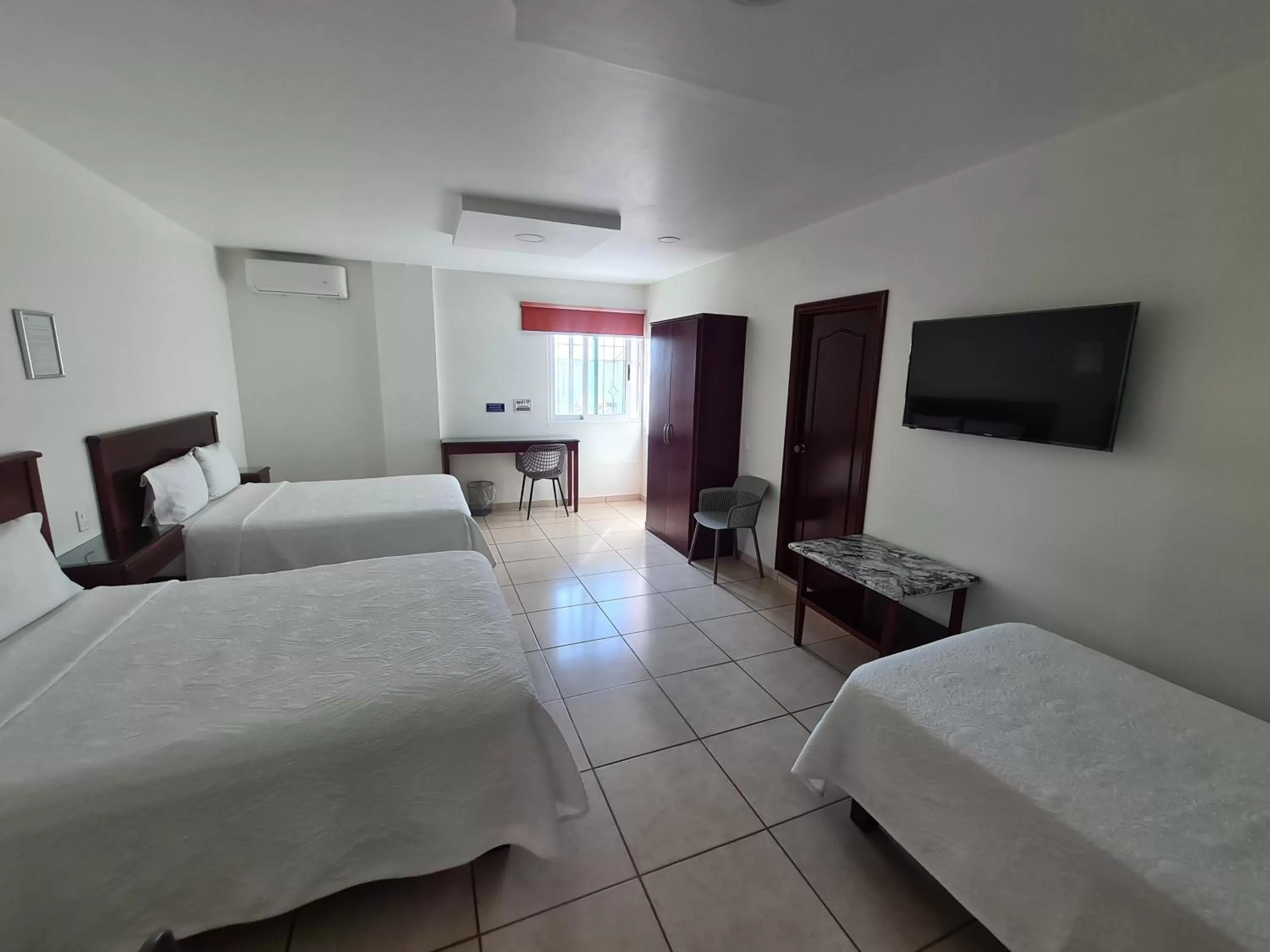 TV/Entertainment Center in HOTEL FINA INN