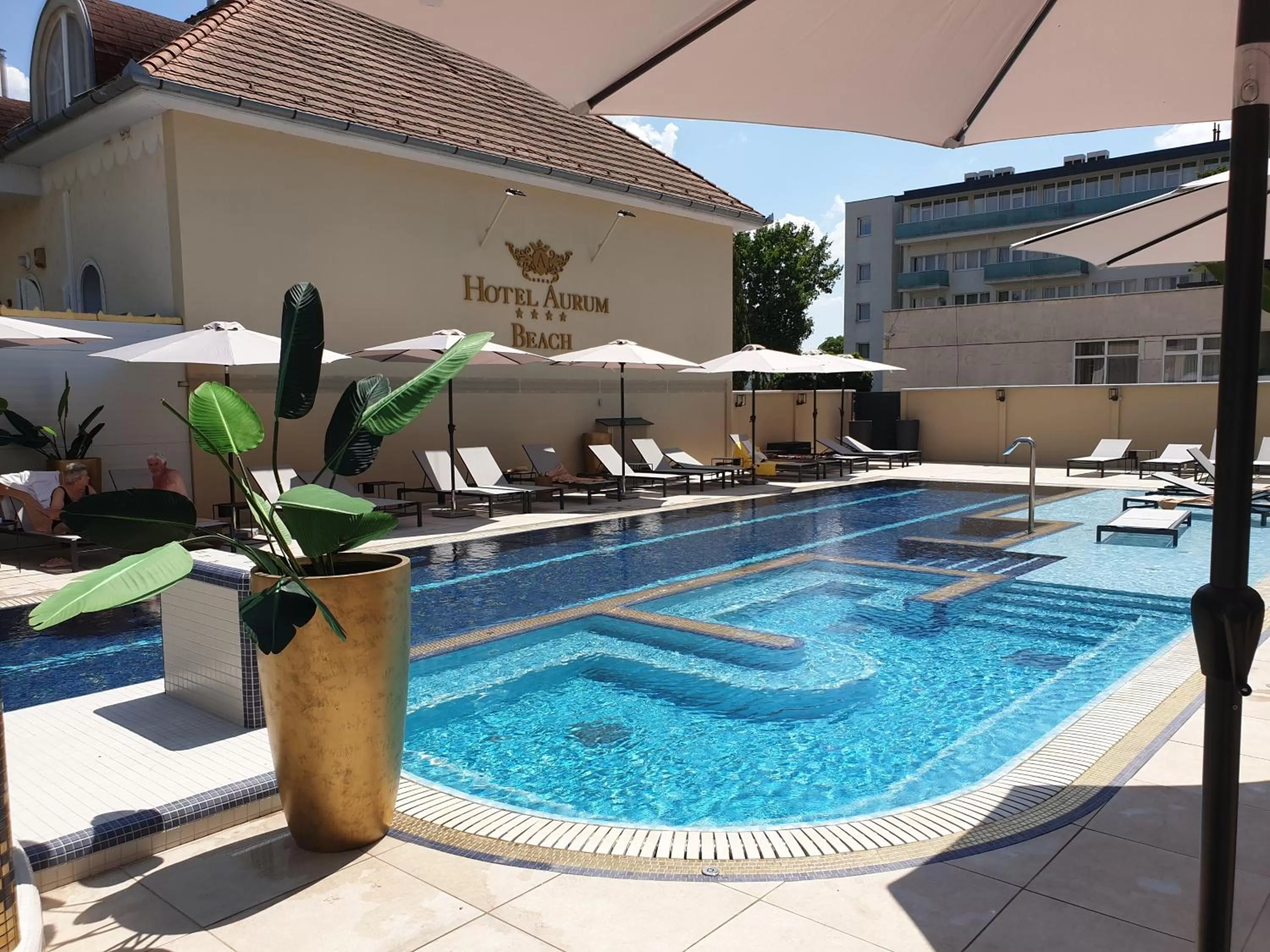 Swimming pool in Hotel Aurum
