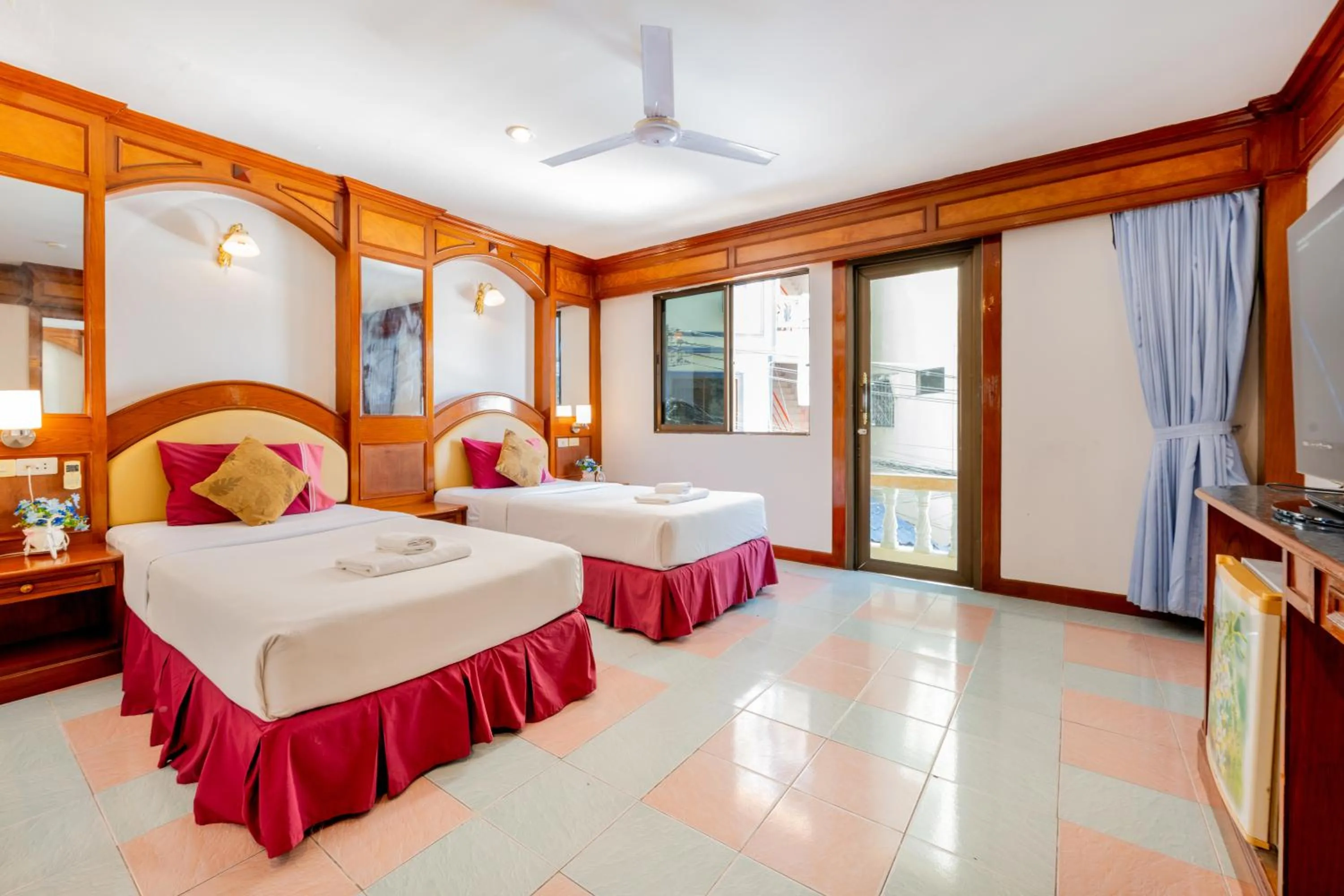 Bedroom, Bed in Lamai Hotel