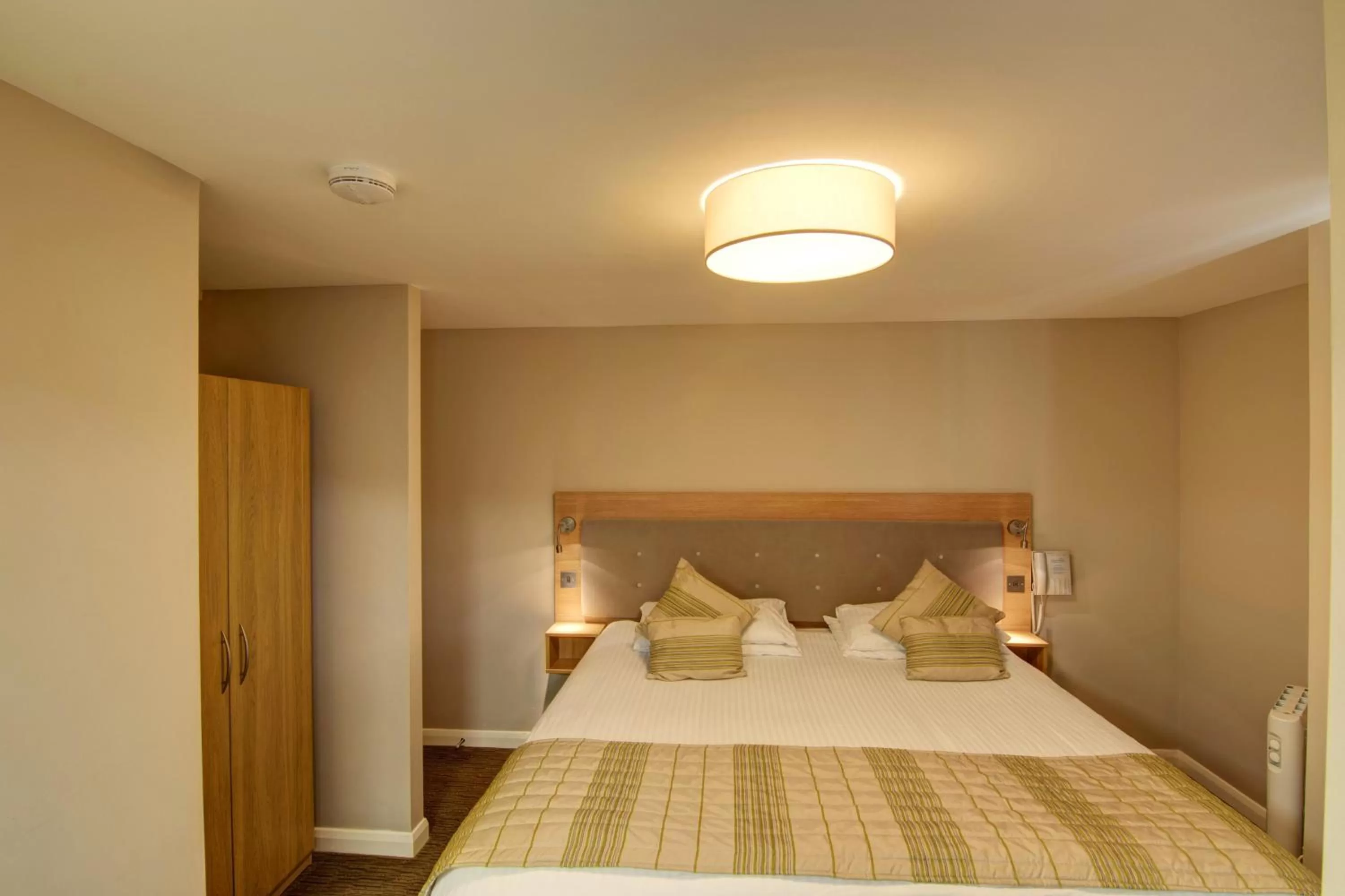 Bed in China Fleet Country Club