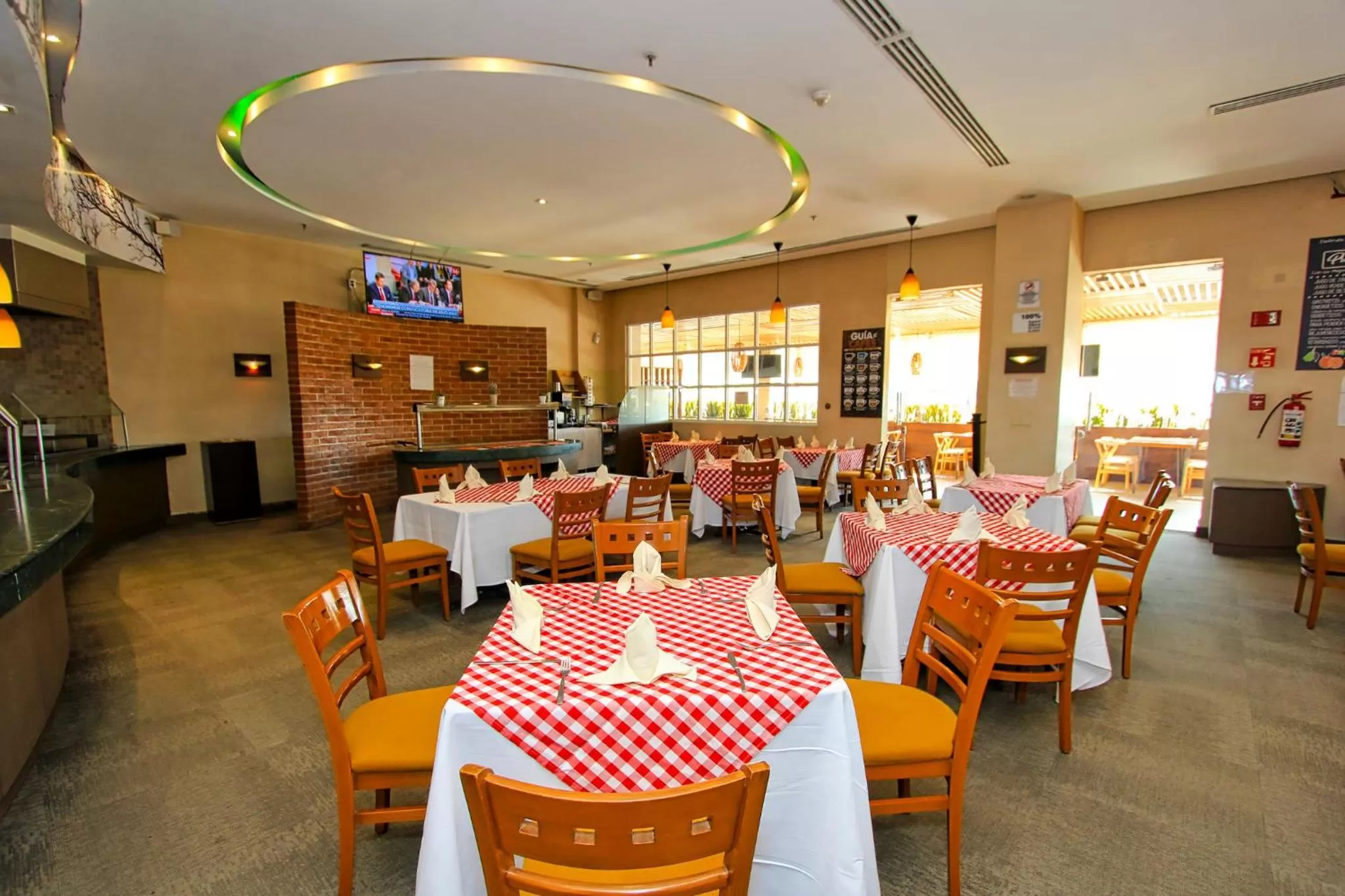 Restaurant/places to eat in Holiday Inn Leon-Convention Center by IHG