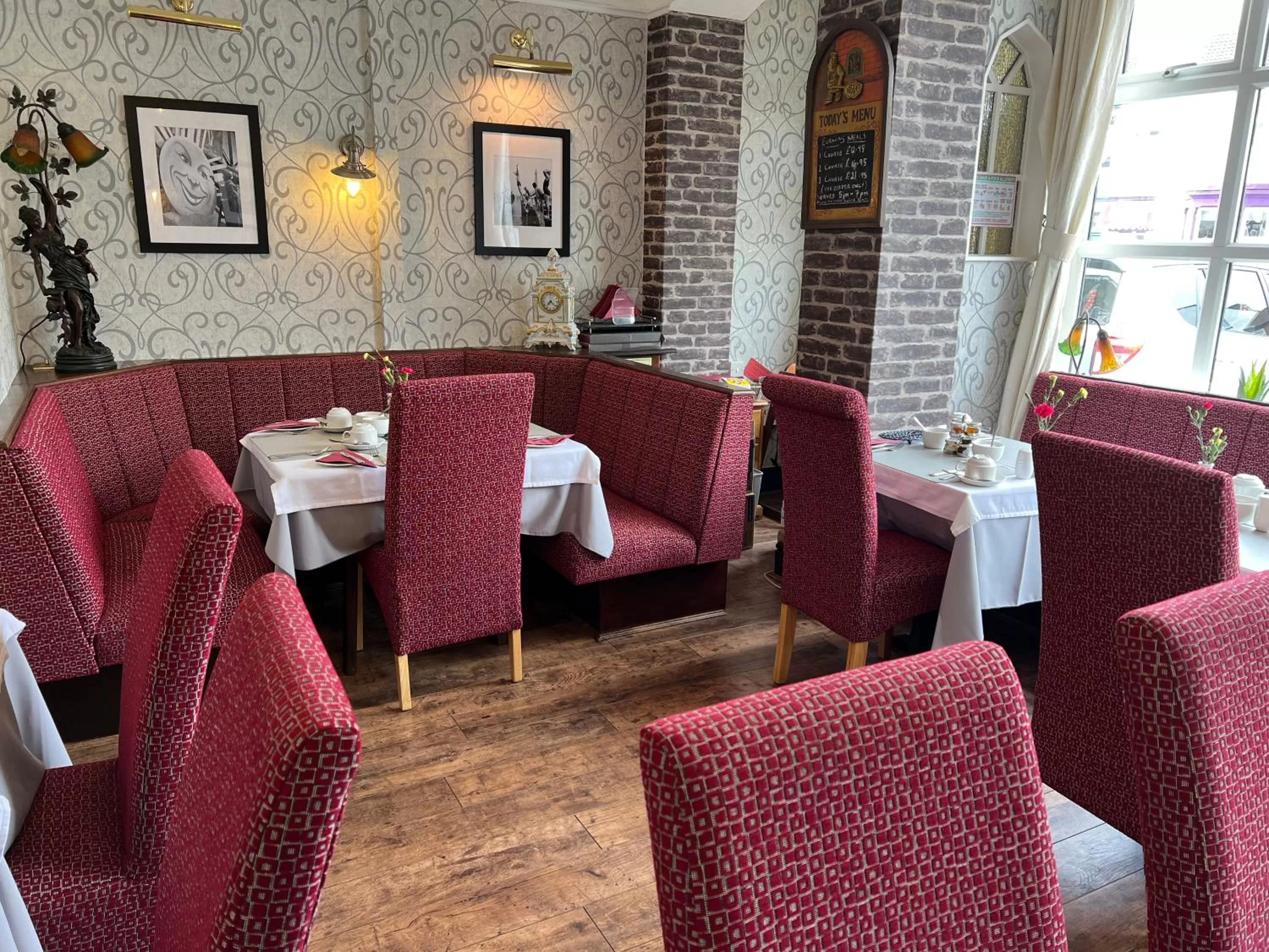 Restaurant/places to eat in Raffles Hotel