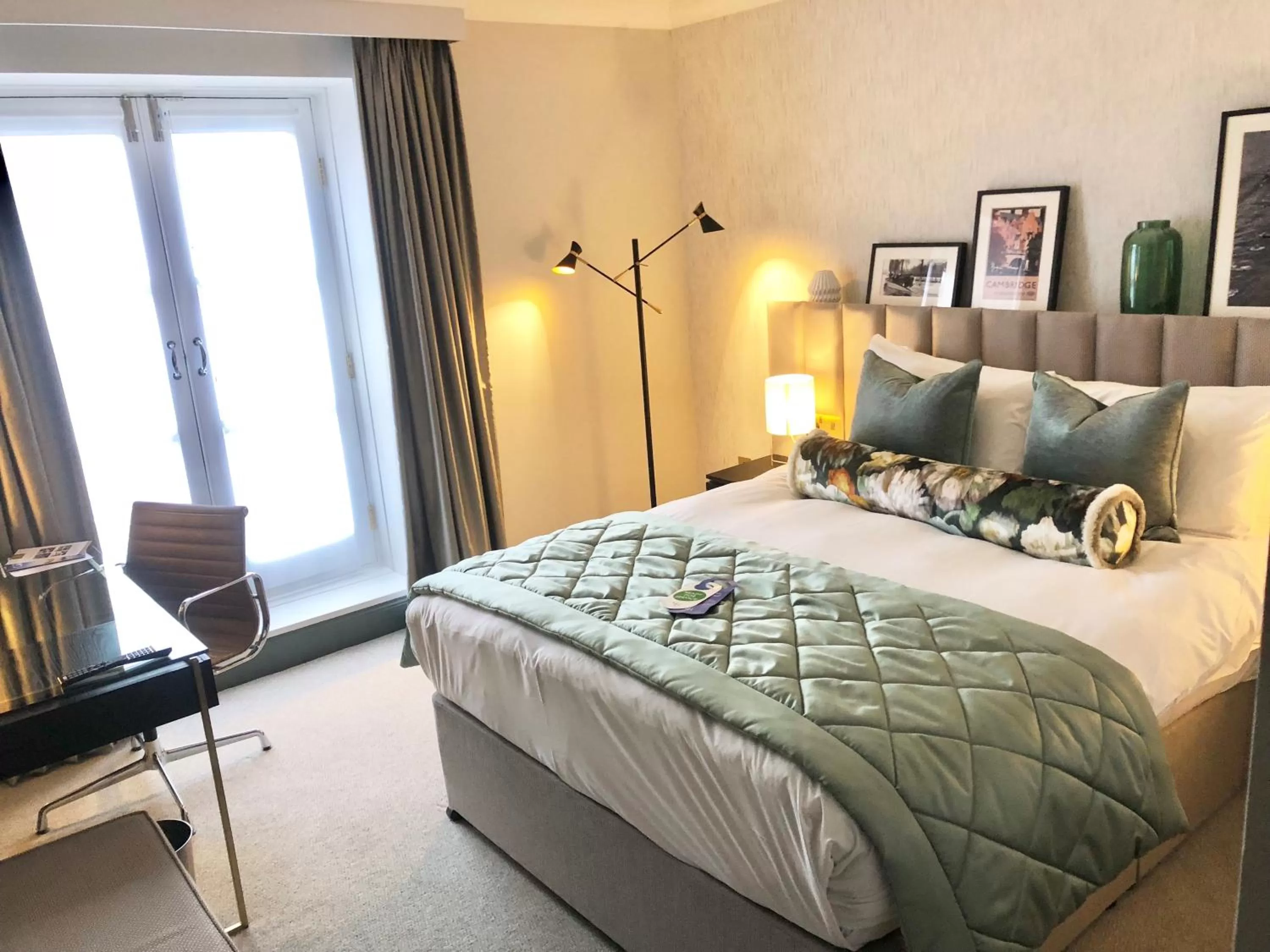 Bedroom, Bed in Gonville Hotel