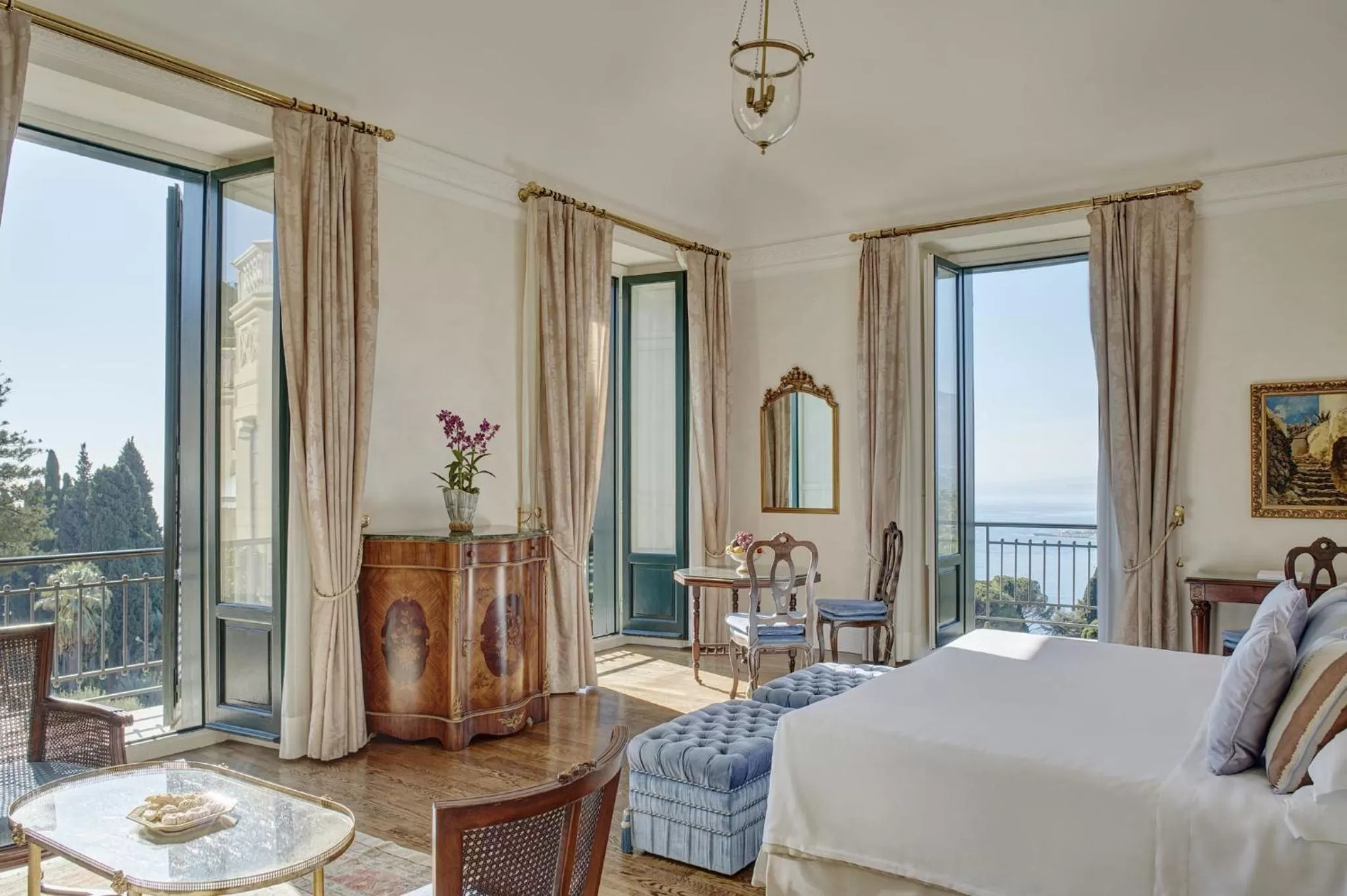 Bedroom, Bed in Grand Hotel Timeo, A Belmond Hotel, Taormina