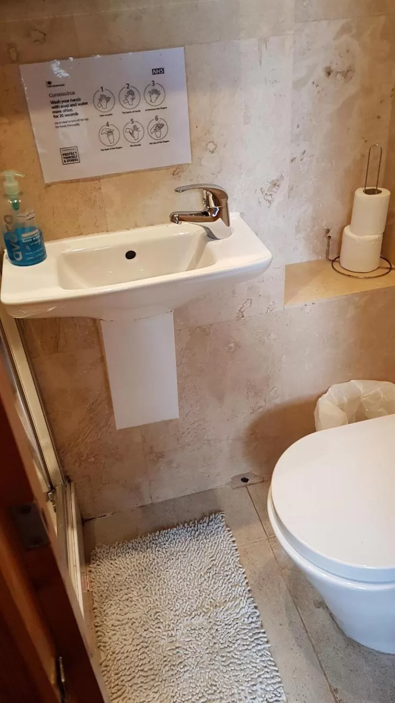 Bathroom in Hour Glass Hotel