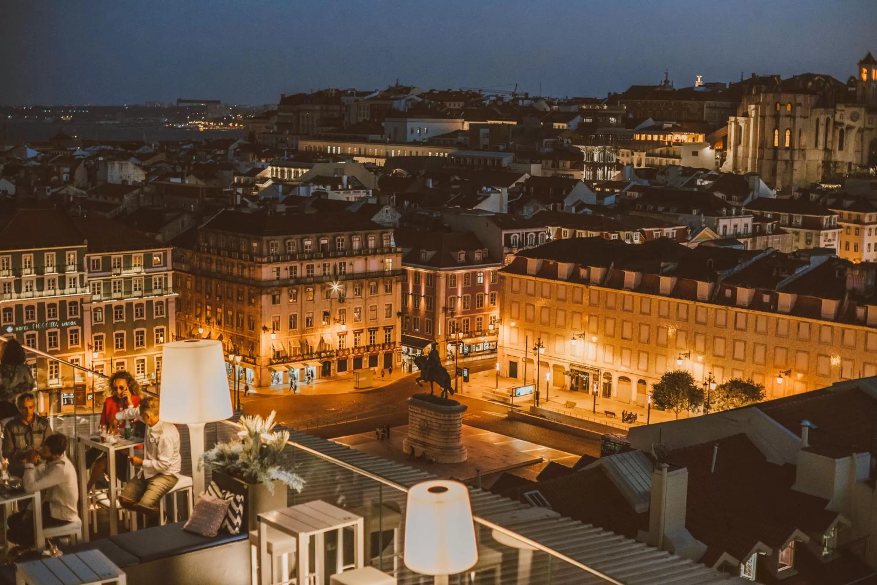 Restaurant/places to eat in Hotel Mundial