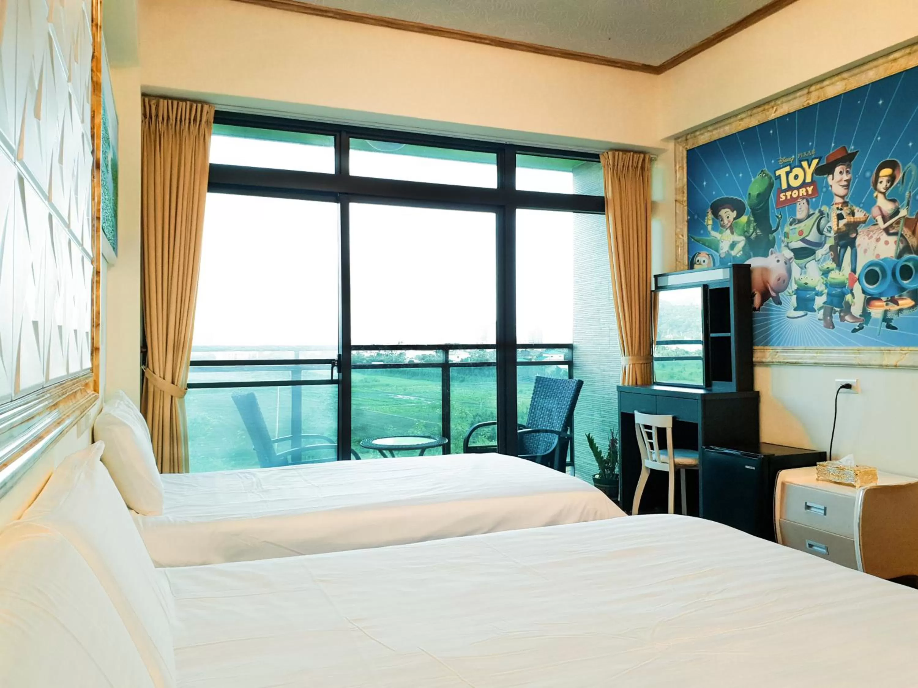 Photo of the whole room, Bed in Emilia Villa