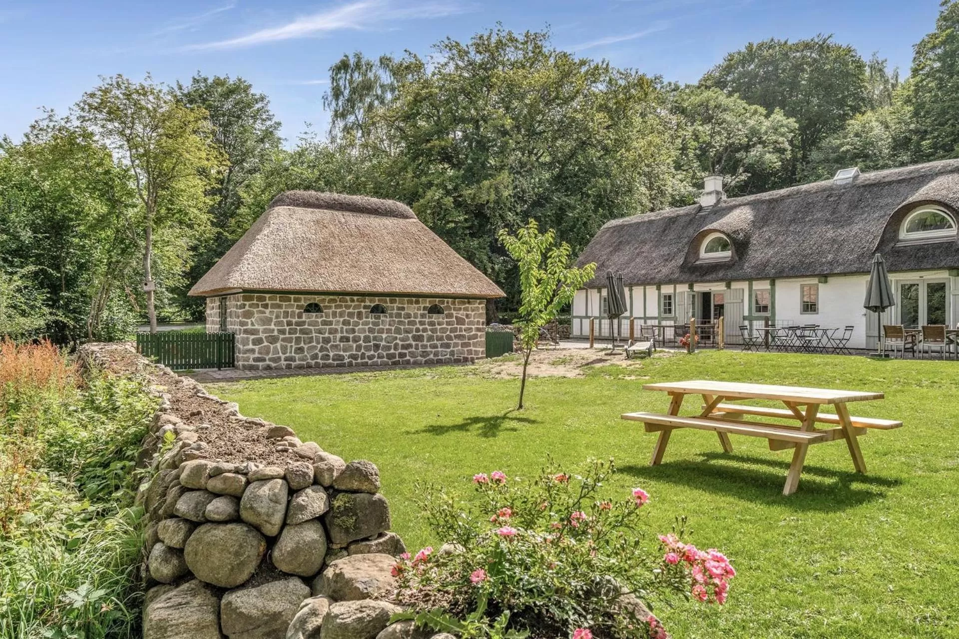 Property building in Hørhavegården B&B