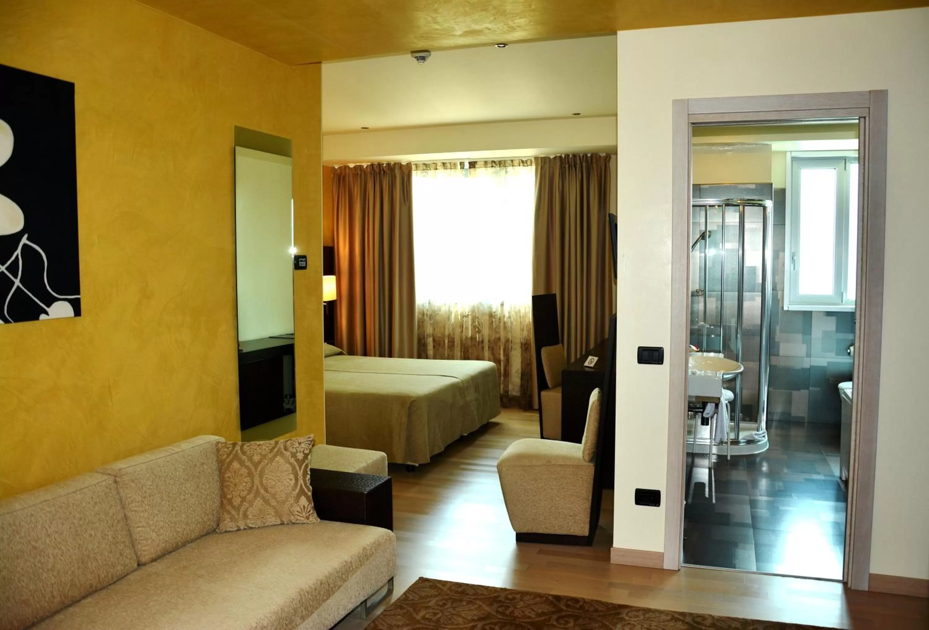 Living room, Bed in Hotel Kristal 3 Stelle Superior