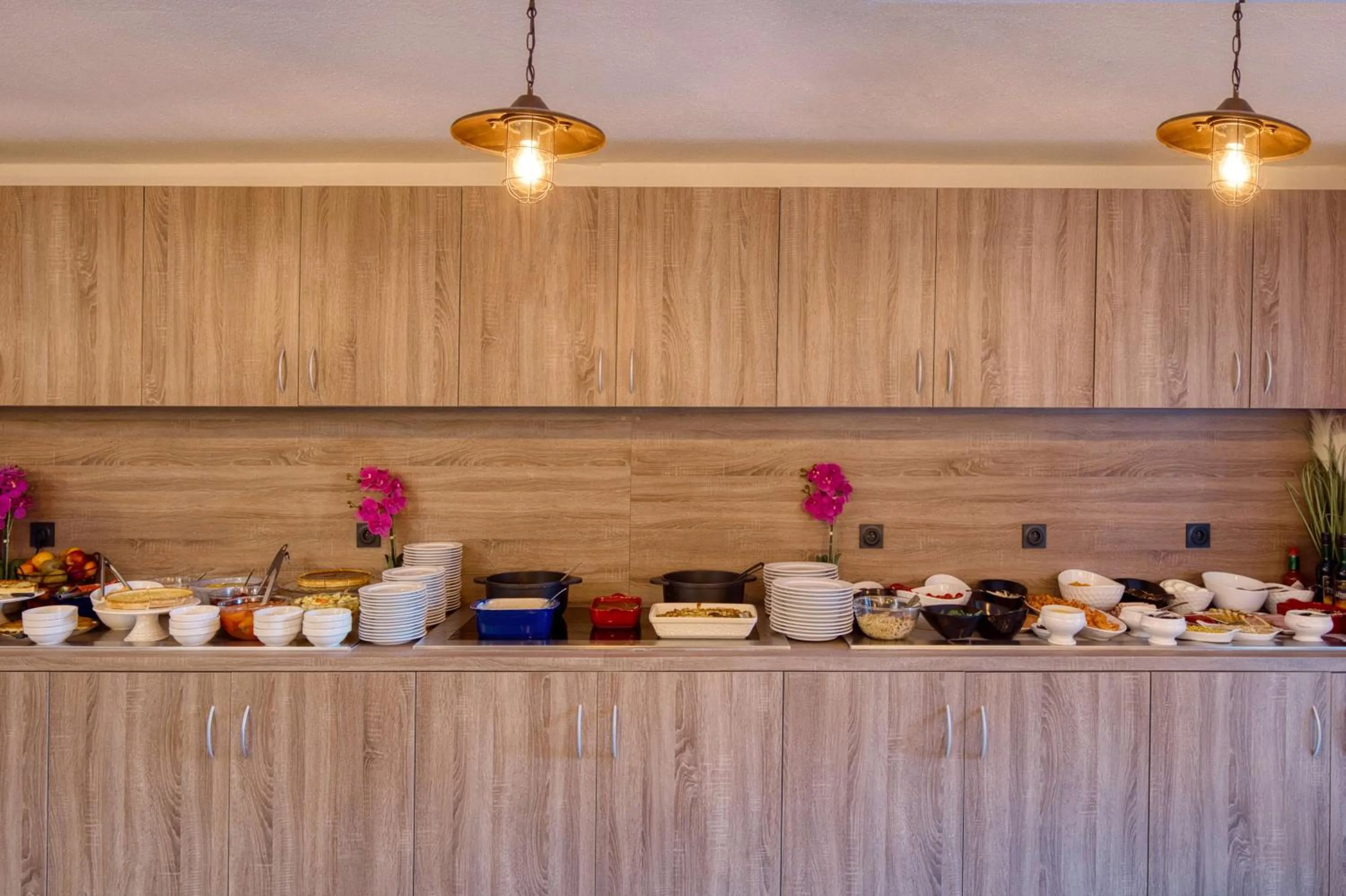 Restaurant/places to eat in Best Western Le Vauban