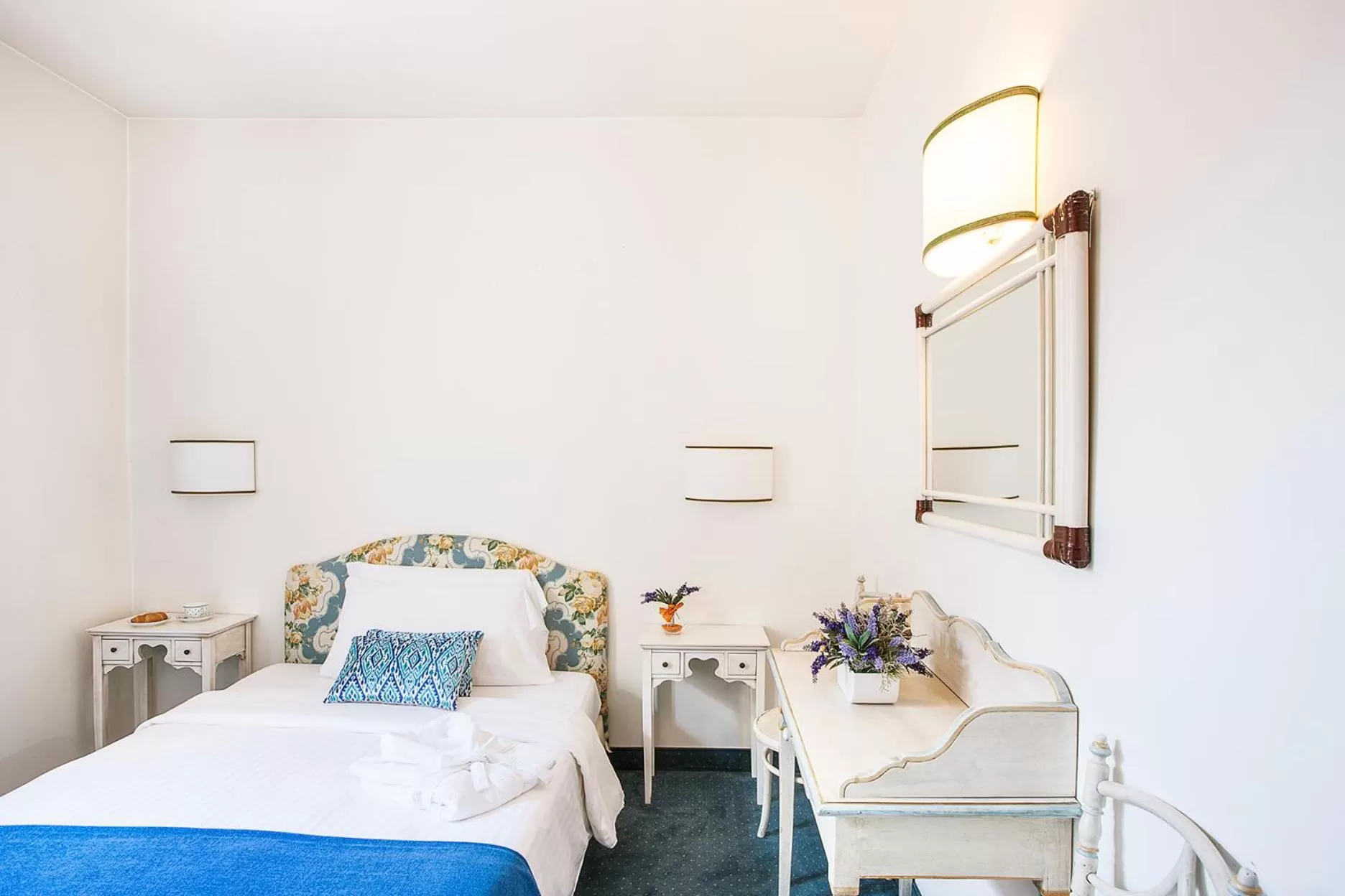 Bedroom, Bed in Albergo Al Moretto