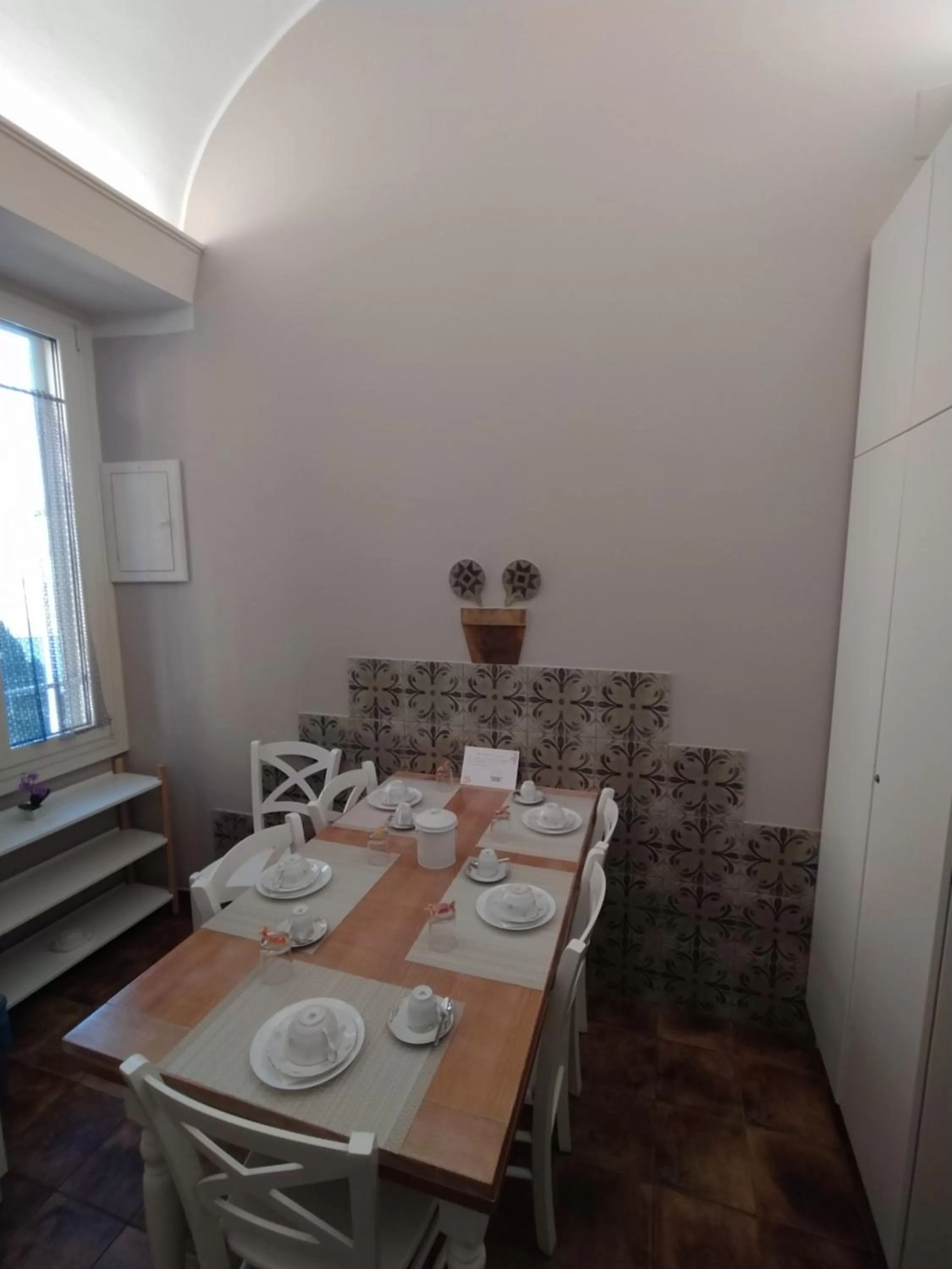 Restaurant/Places to Eat in B&B Domvs tva