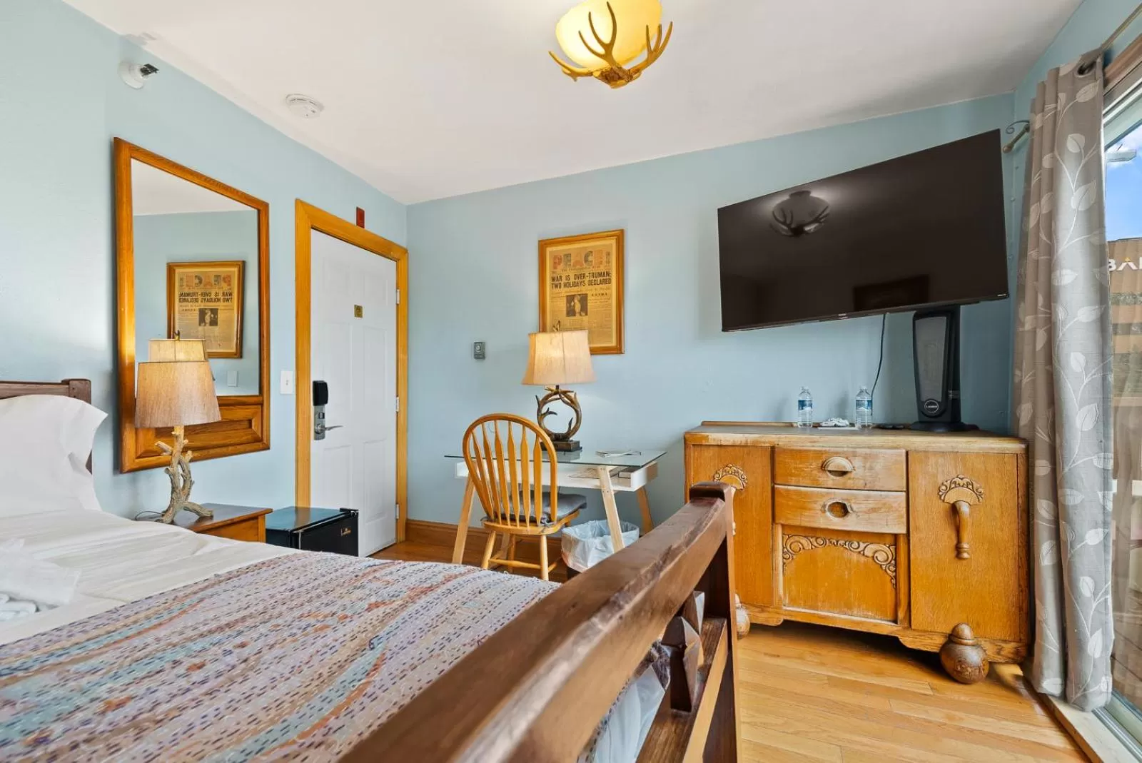 Bedroom, Bed in Qupqugiaq Inn