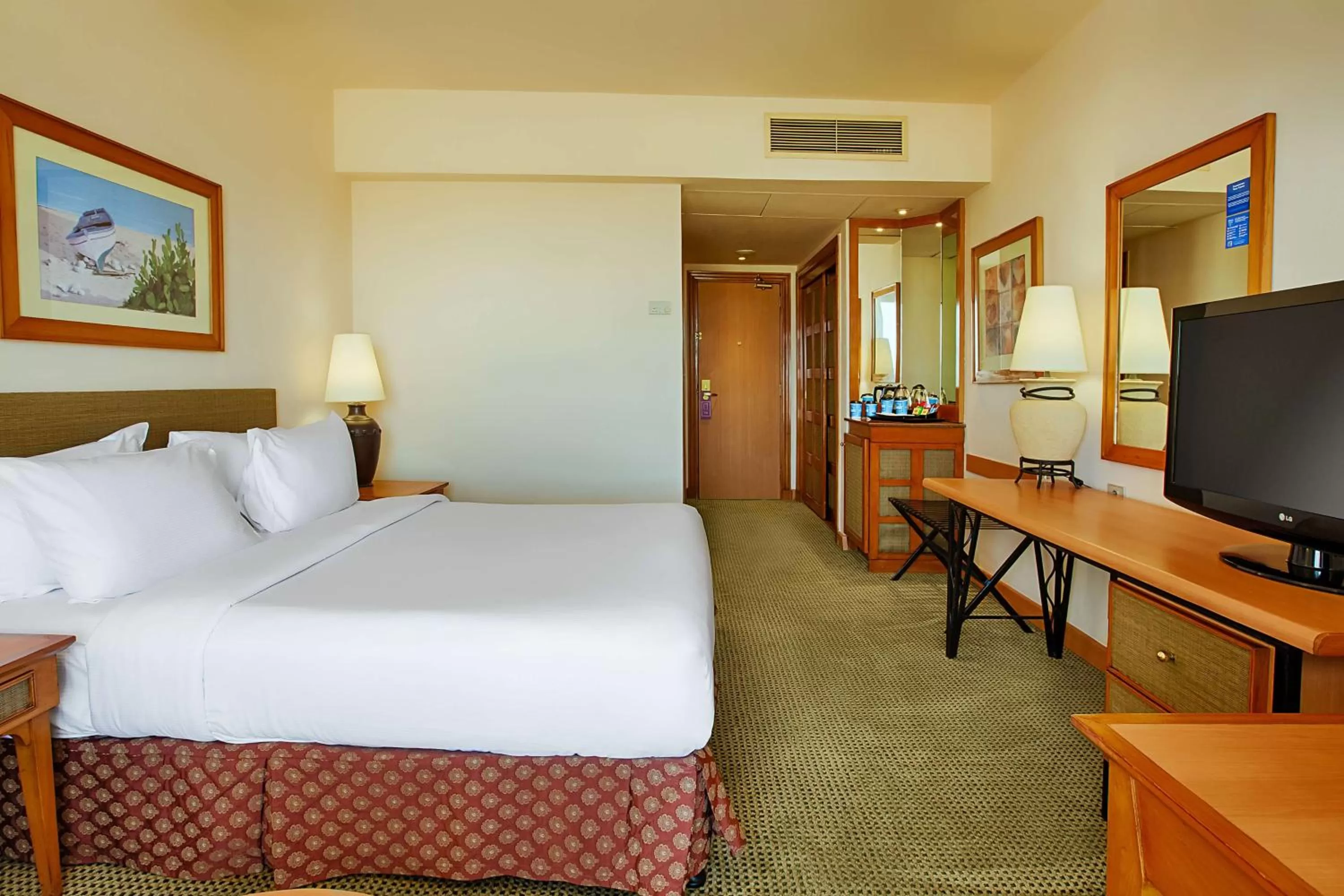 Bed in Hilton Alexandria Green Plaza