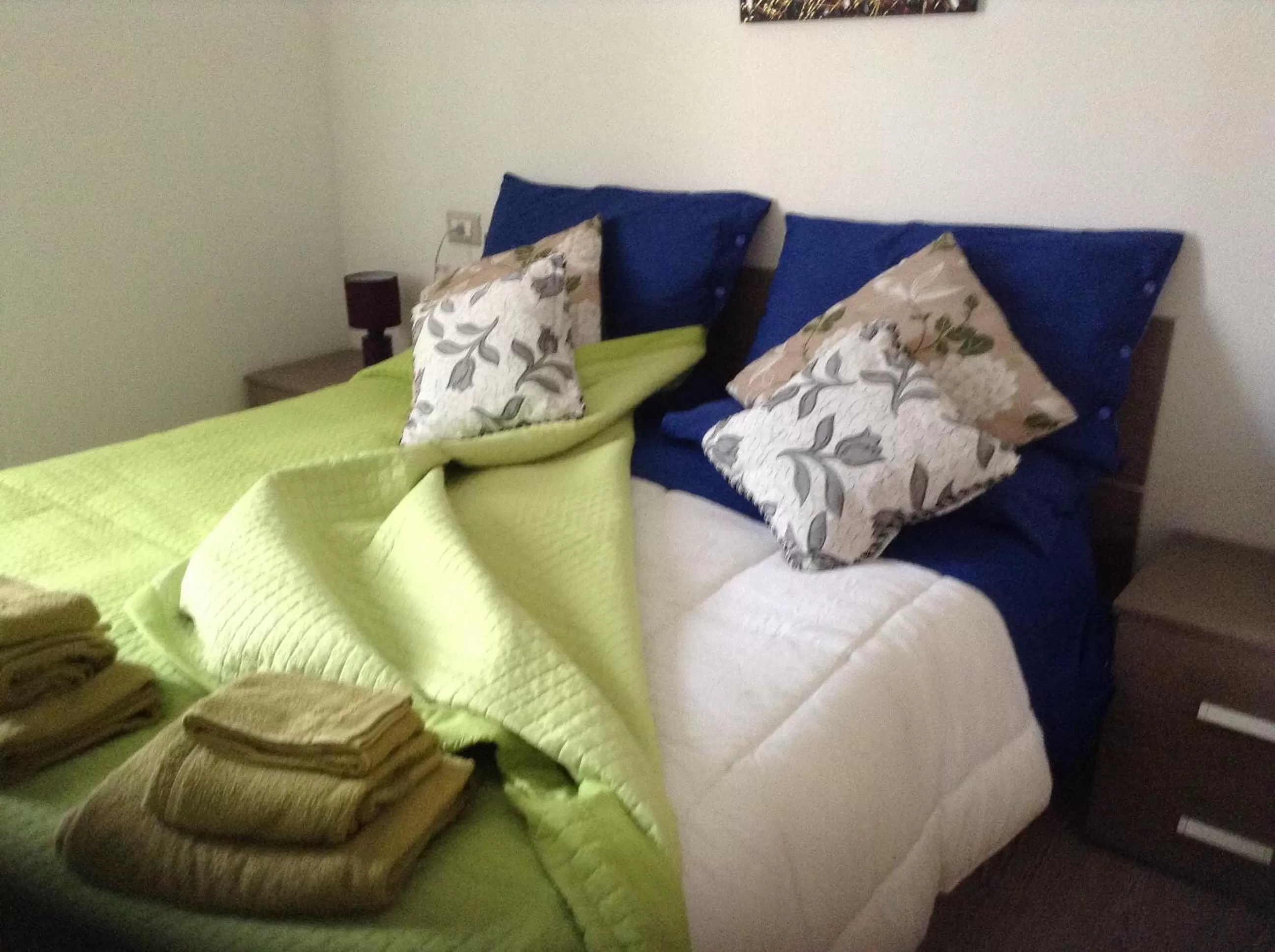 Decorative detail in B&B Luce Viola