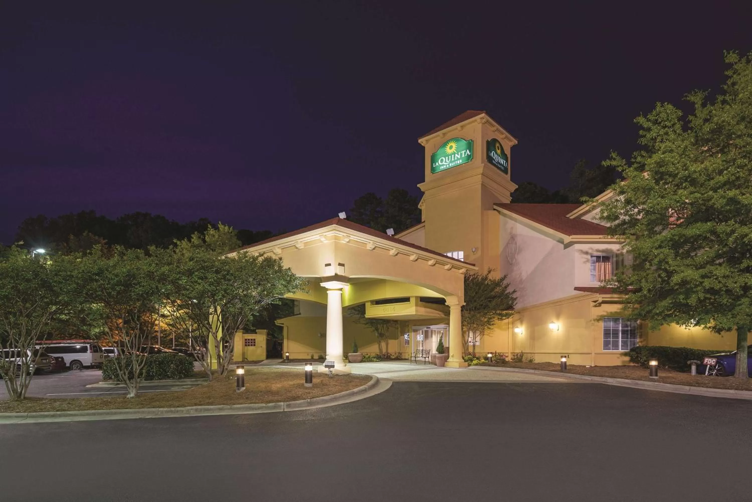 Property building in La Quinta Inn & Suites by Wyndham University Area Chapel Hill