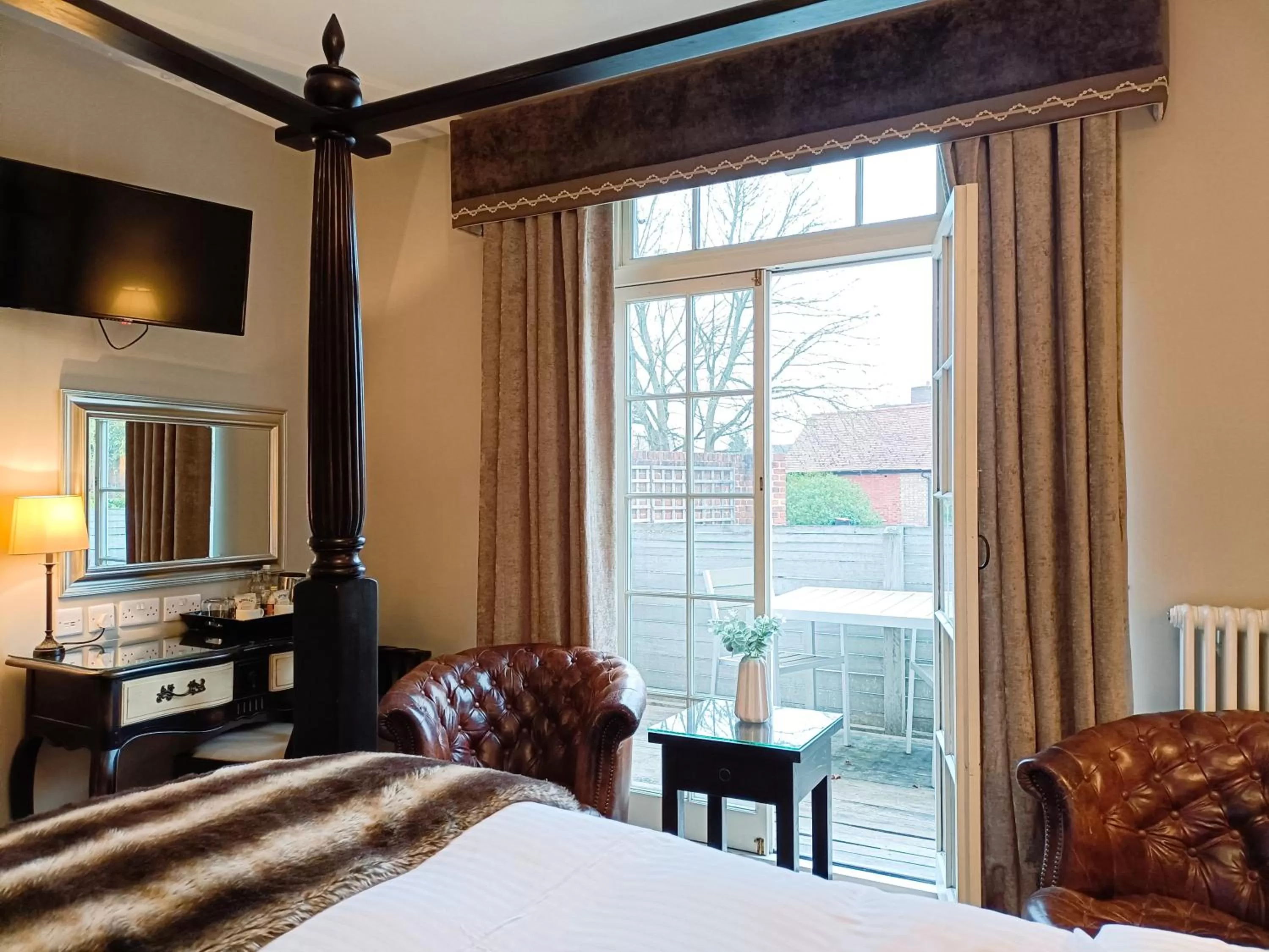 Balcony/Terrace, Bed in The Linden Stansted