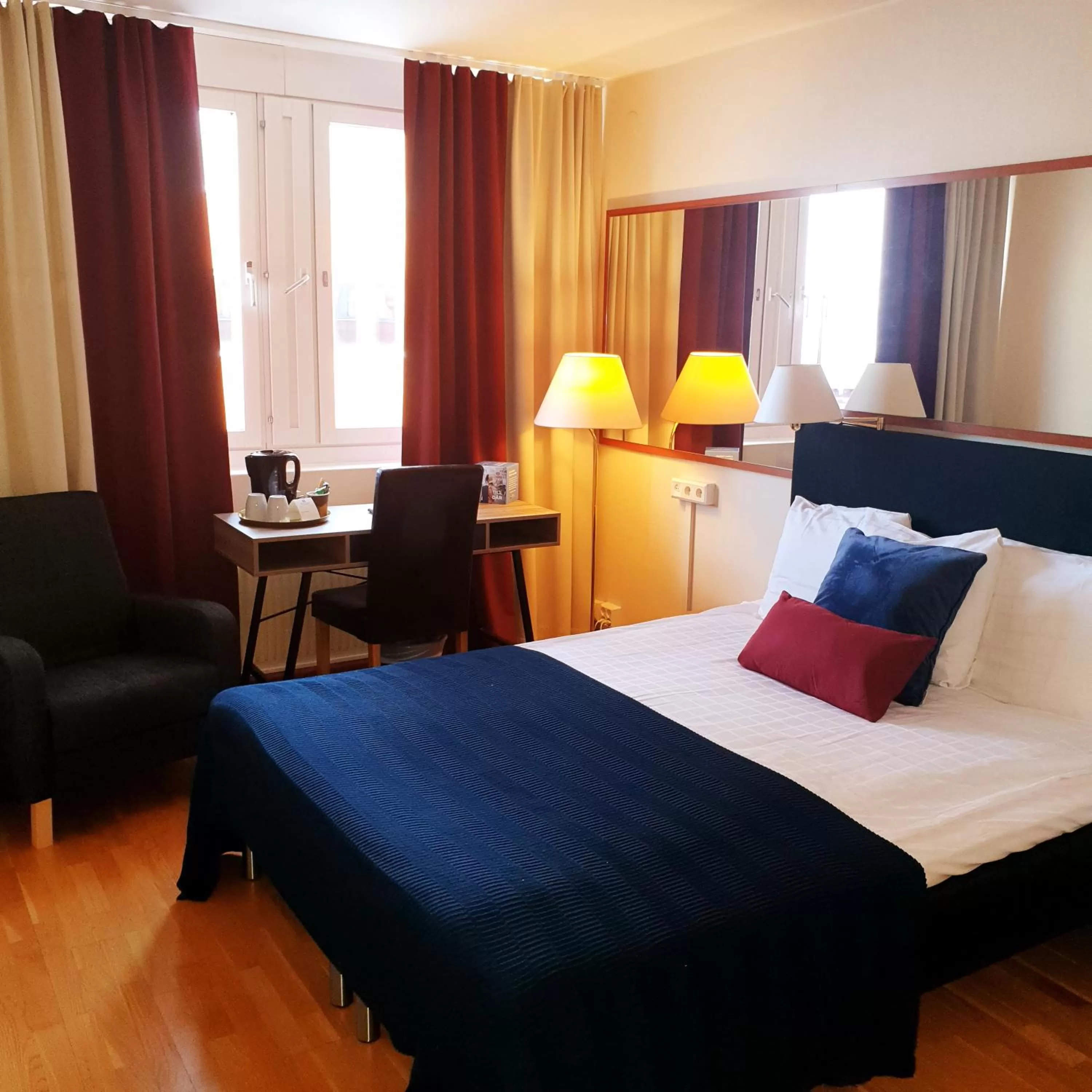 Photo of the whole room, Bed in Sure Hotel by Best Western Focus