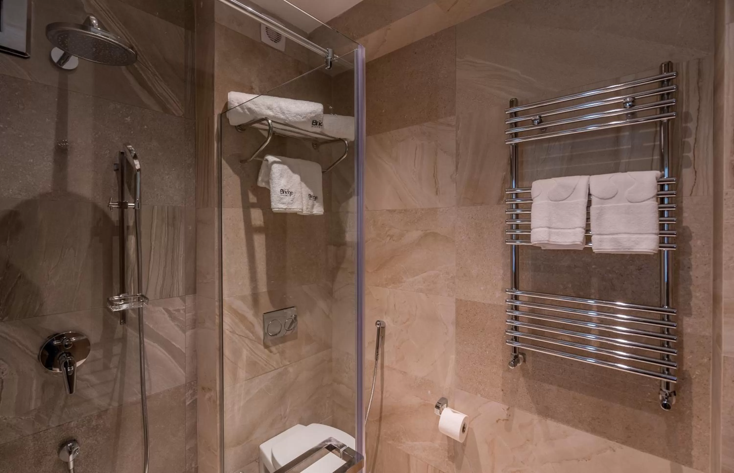 Shower in Bridge Hotel