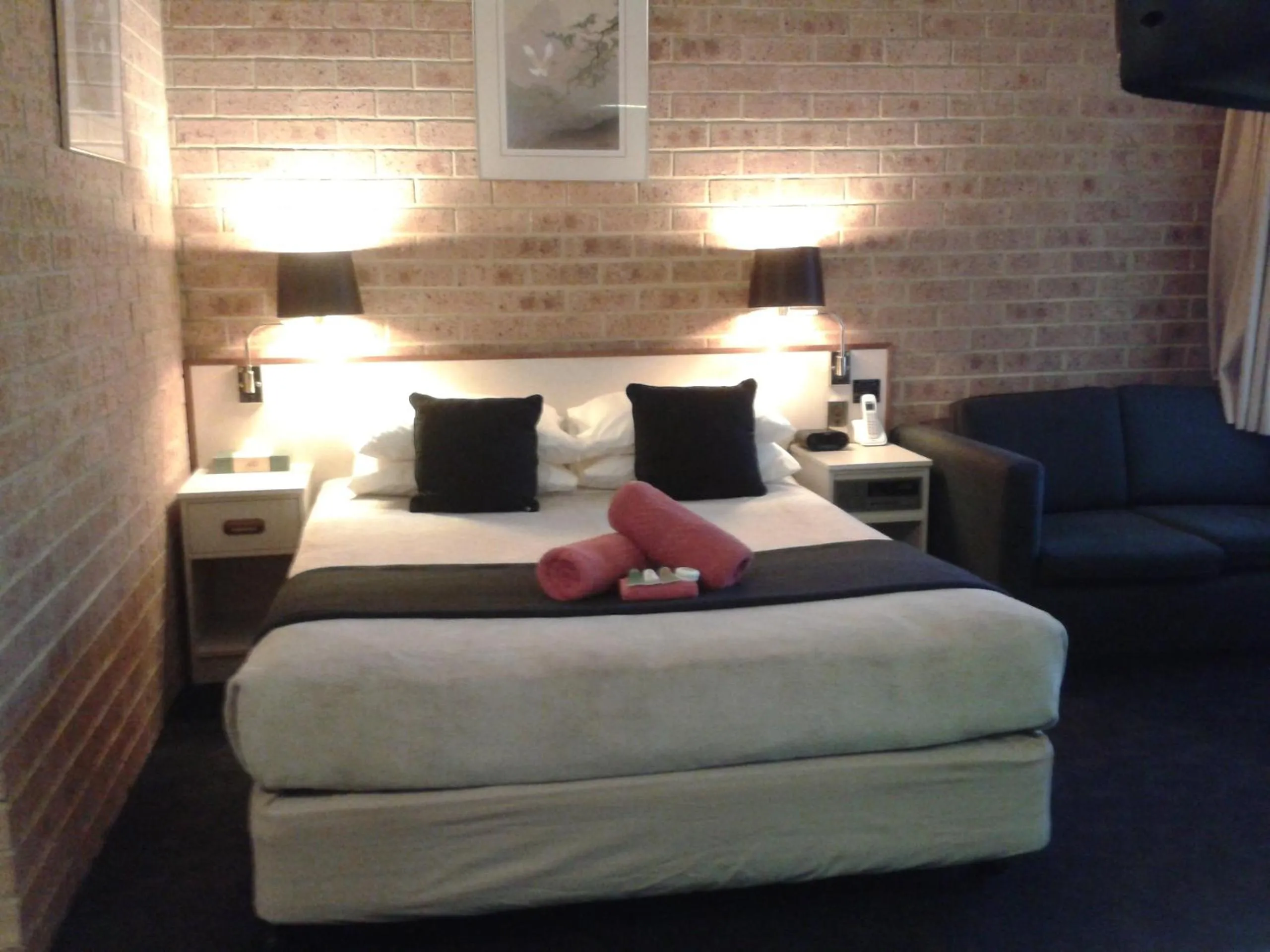 Photo of the whole room, Bed in Elsinor Motor Lodge