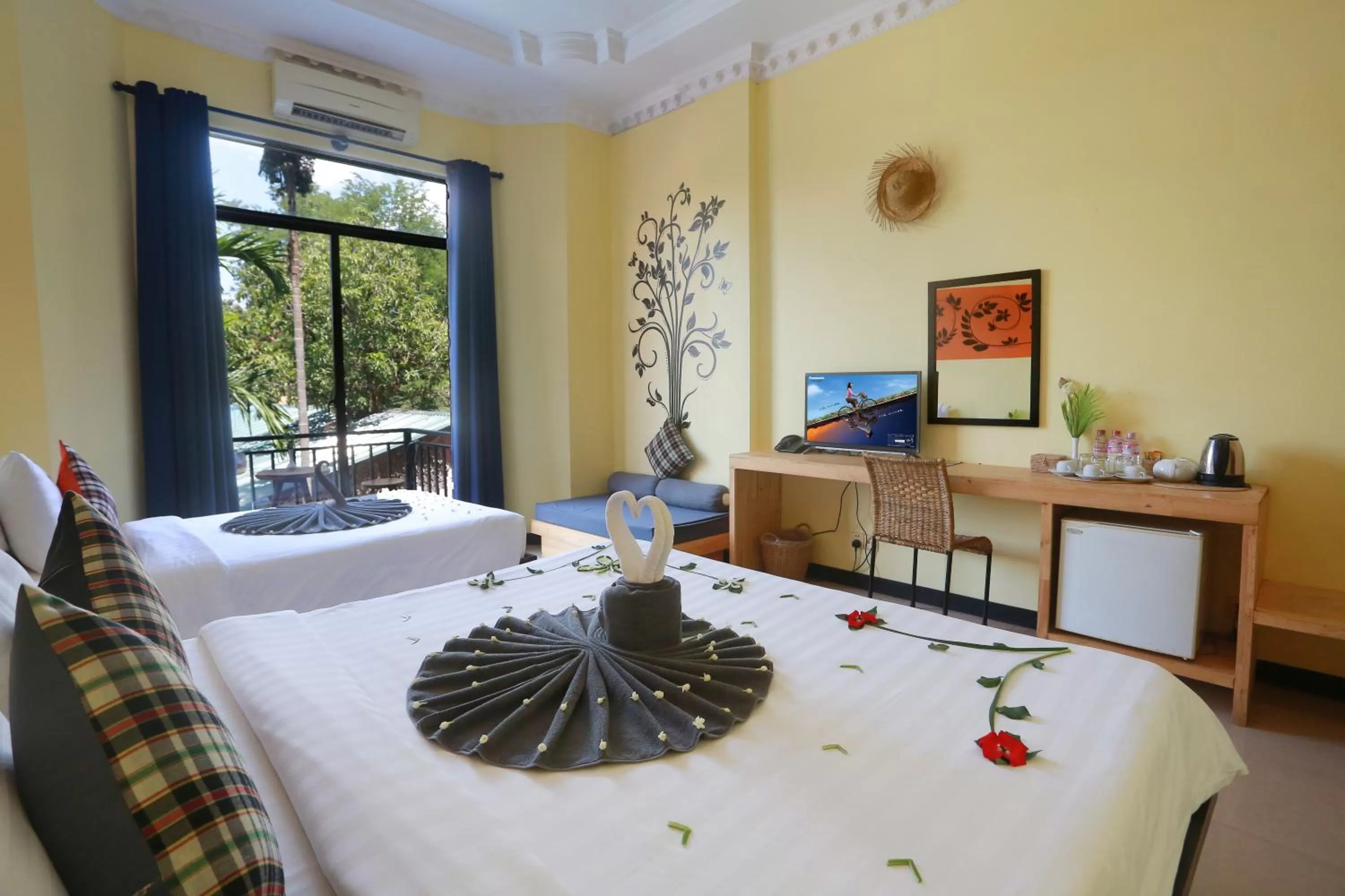 Bedroom, Bed in Central Privilege Hotel