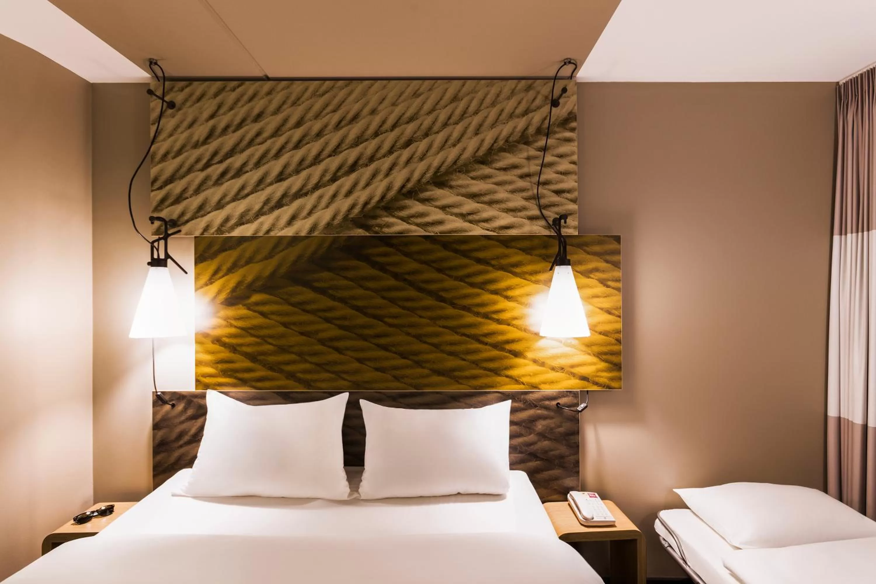 Bed in ibis Winterthur City