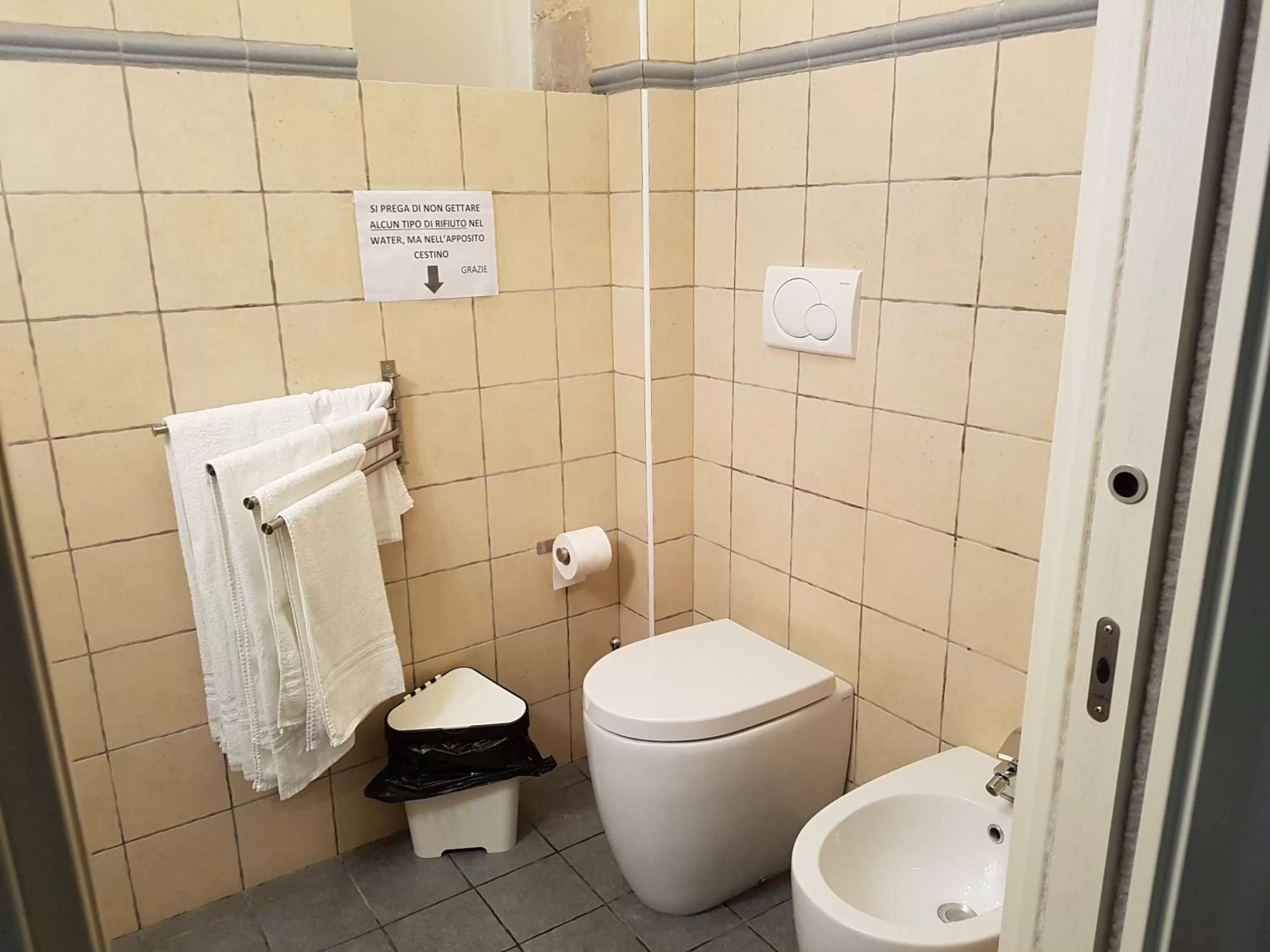 Toilet in Iblea Paradise