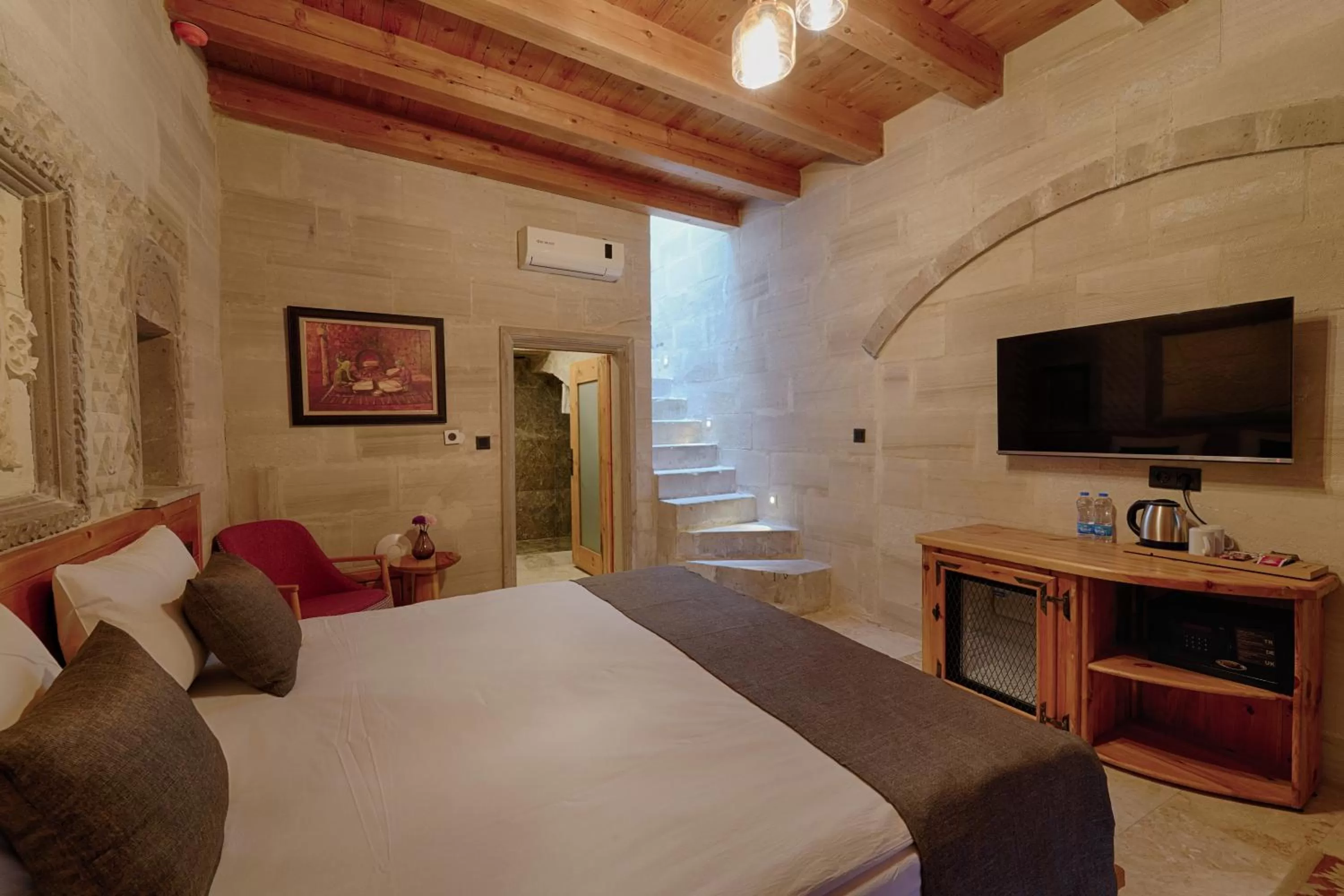 TV and multimedia in Concept Cave House