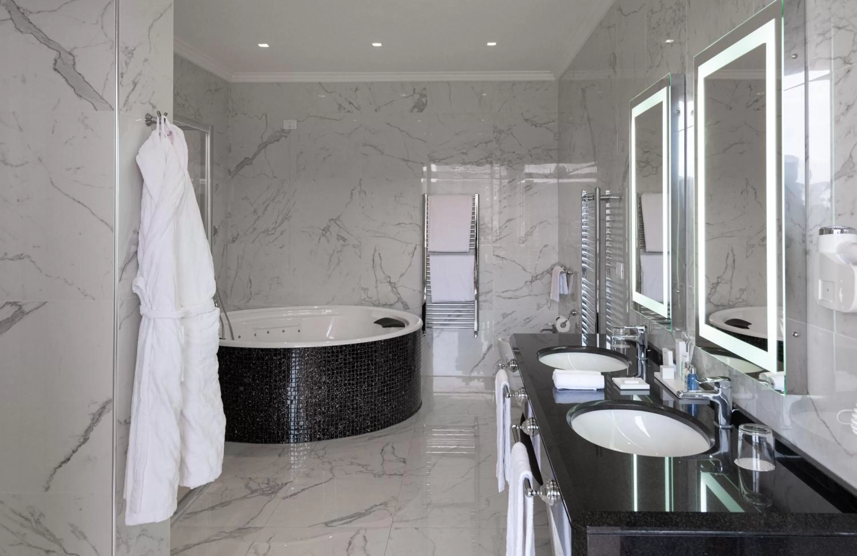 Bathroom in Radisson Blu GHR Rome