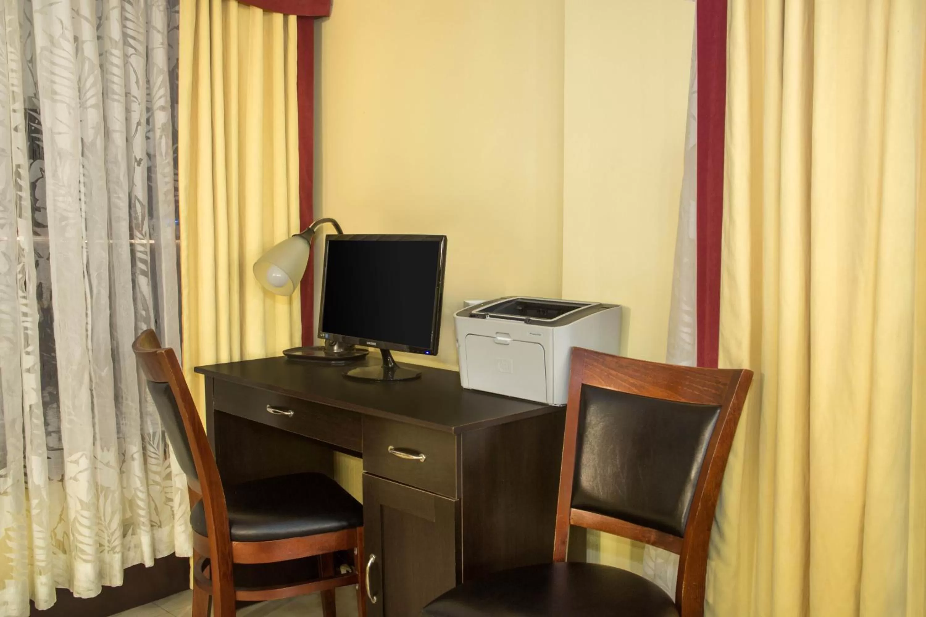 Business facilities in Days Inn by Wyndham Florida City