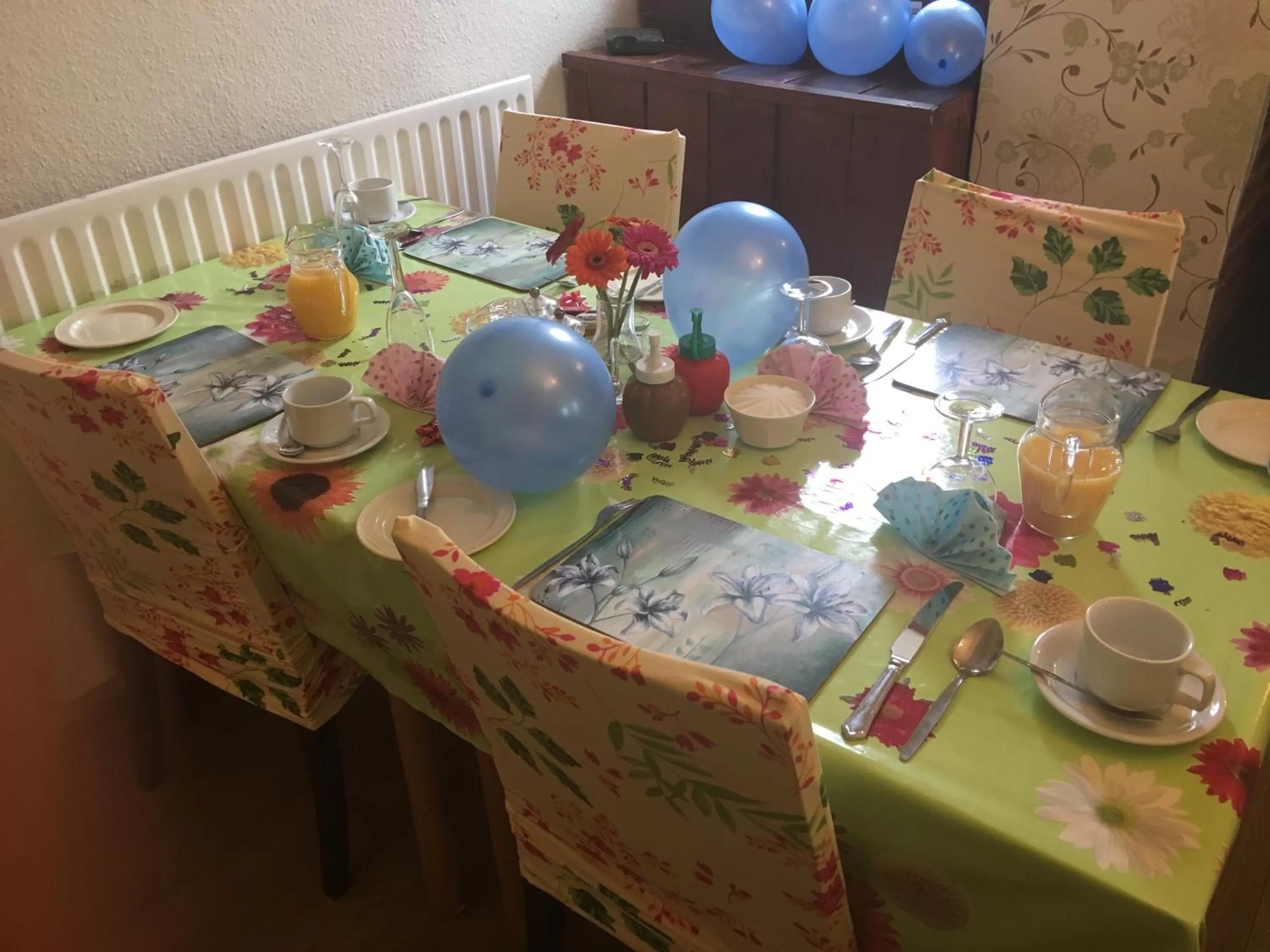 Food and drinks in Jasmine House