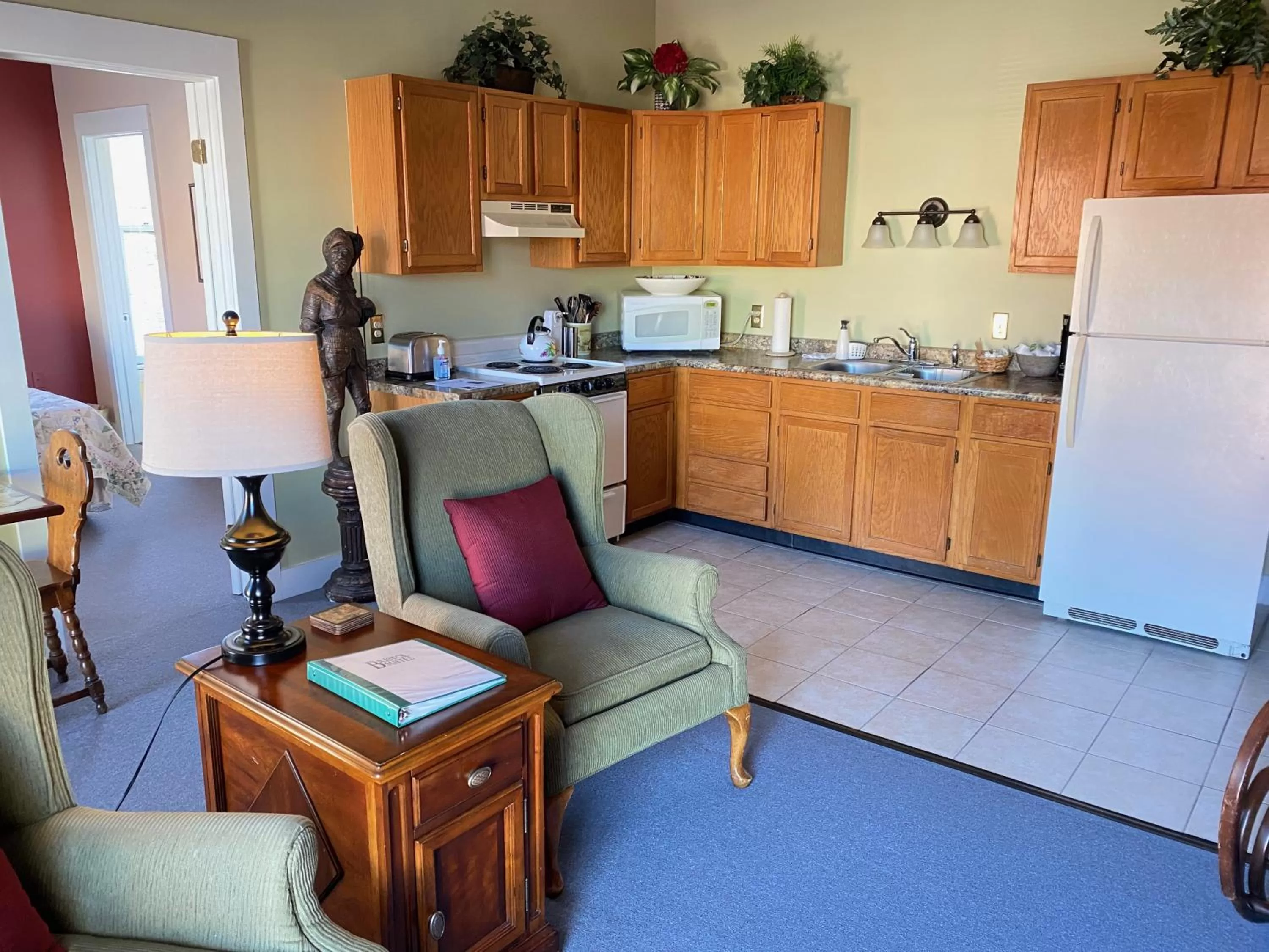 Kitchen or kitchenette, Kitchen/Kitchenette in Bristol Suites