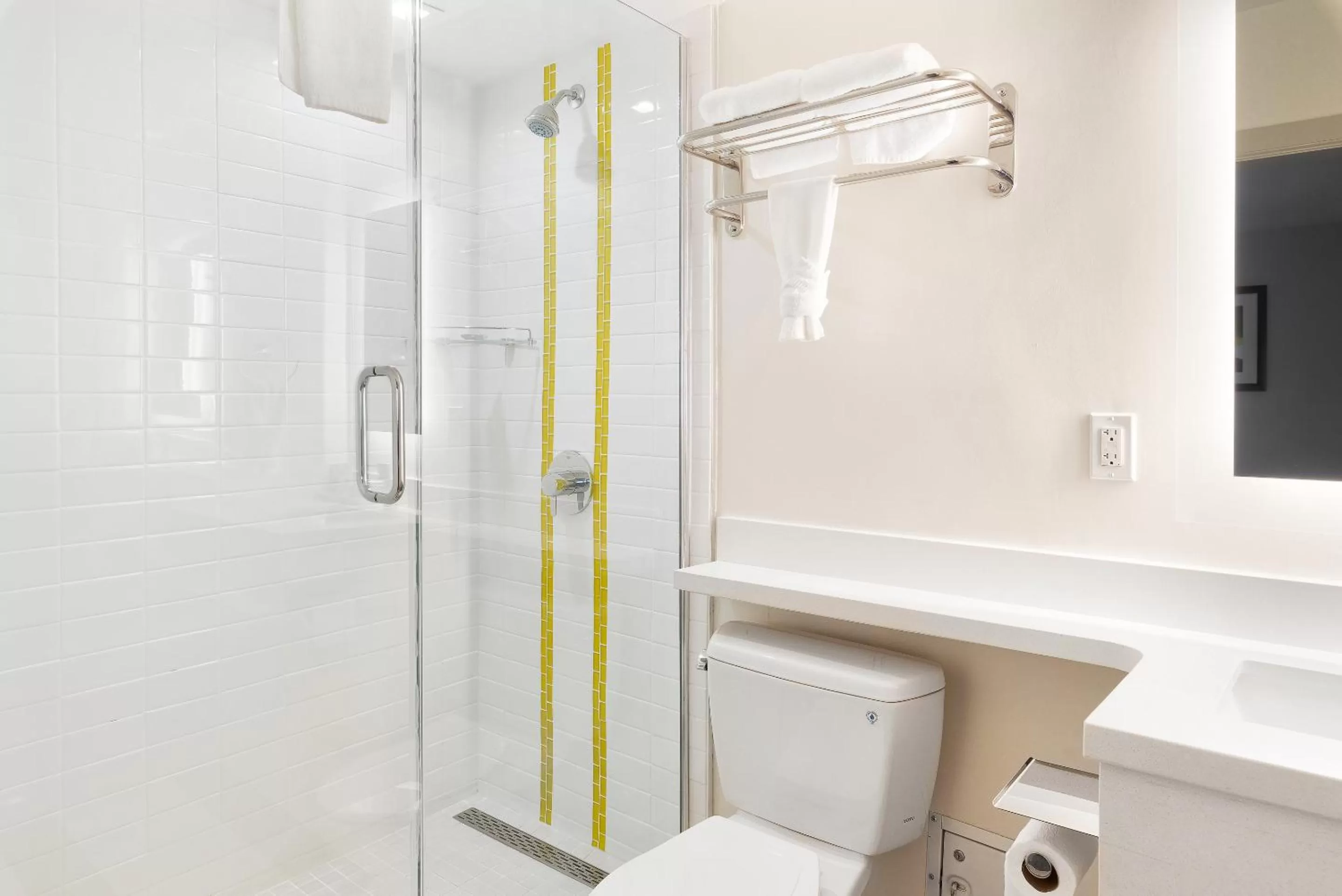 Bathroom in Best Western Red Coach Inn