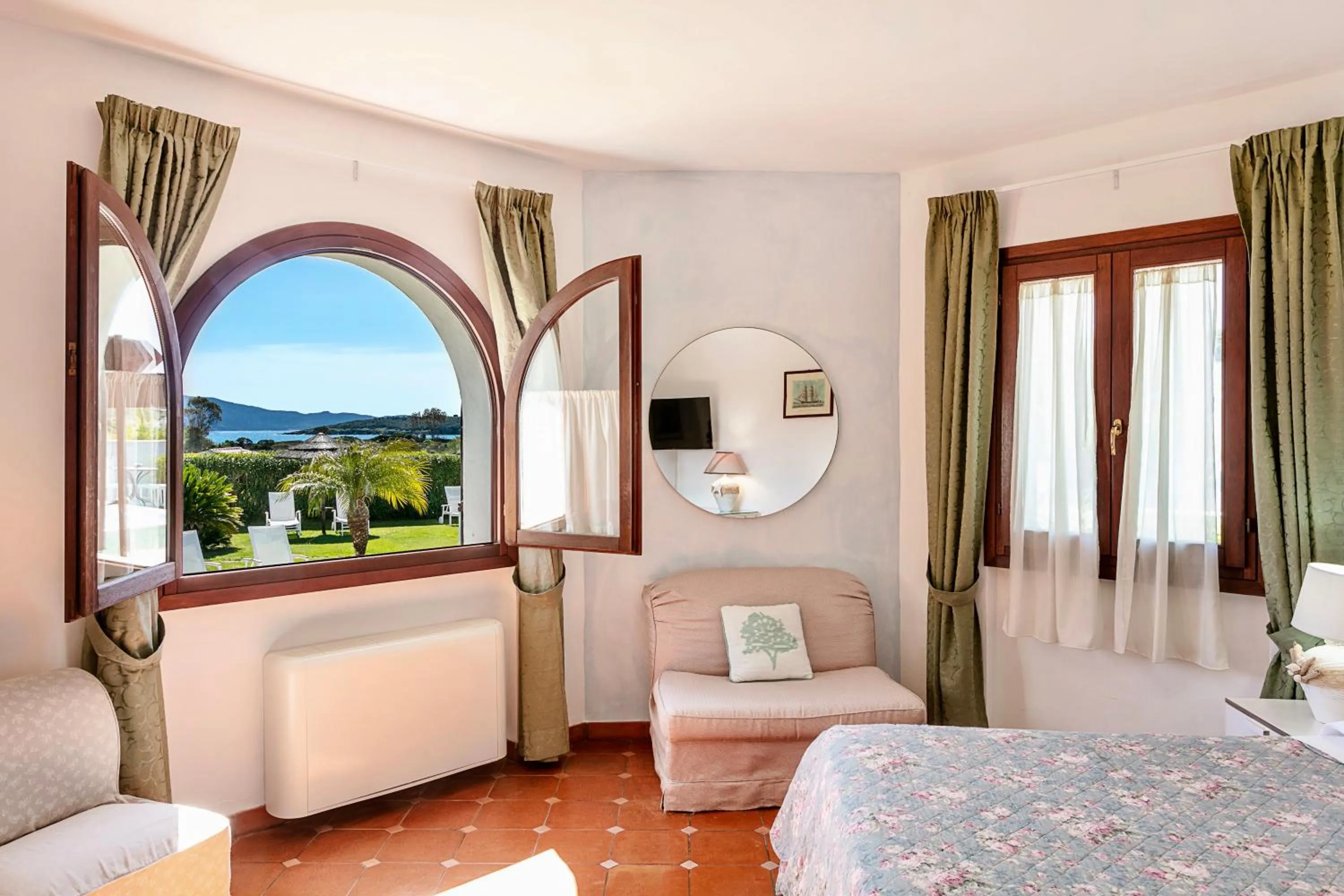 Bed in Hotel Stefania Boutique Hotel by the Beach