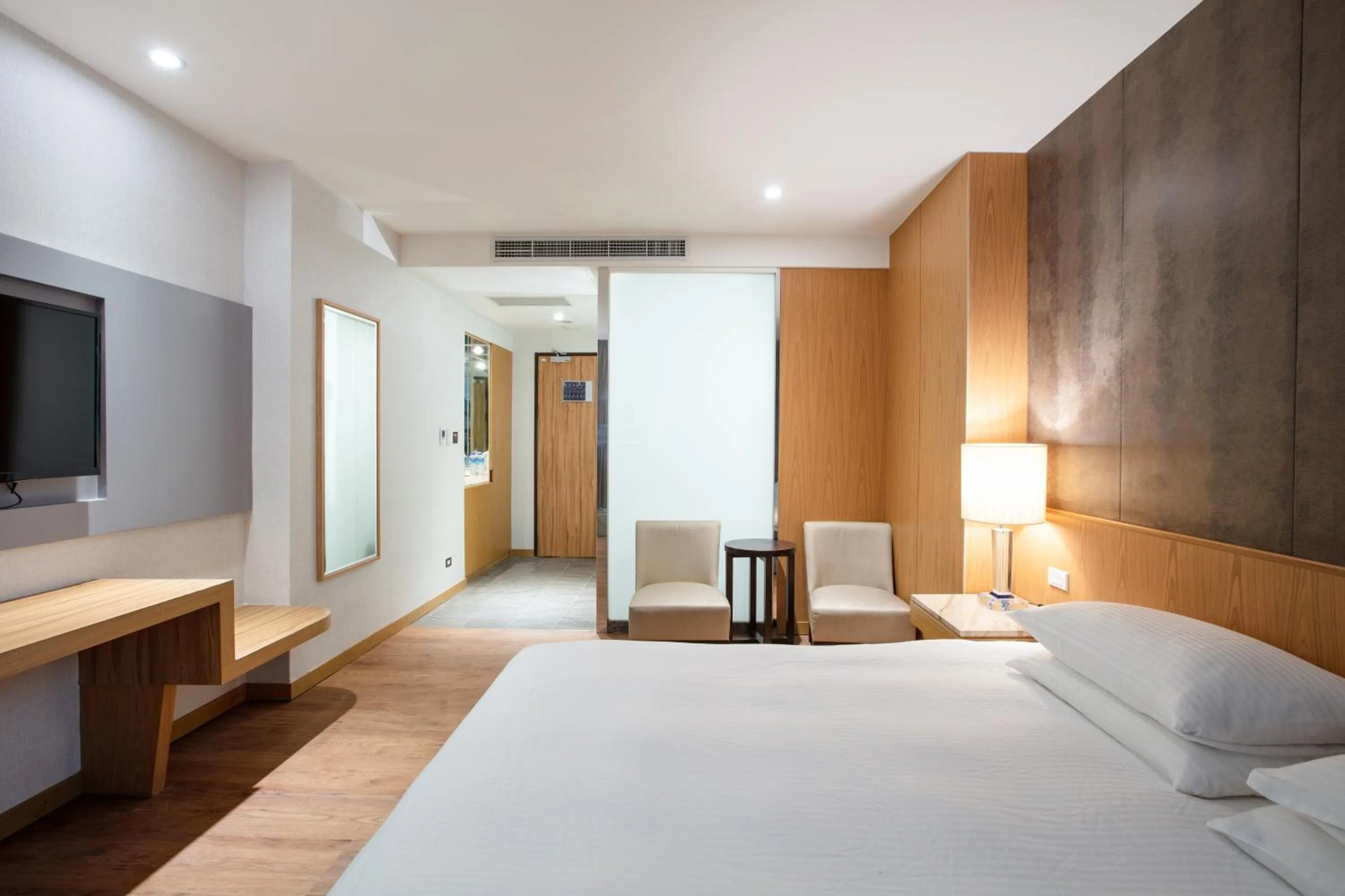 Photo of the whole room, Bed in 雲富大飯店 Hotel Cloud-ZhongShan