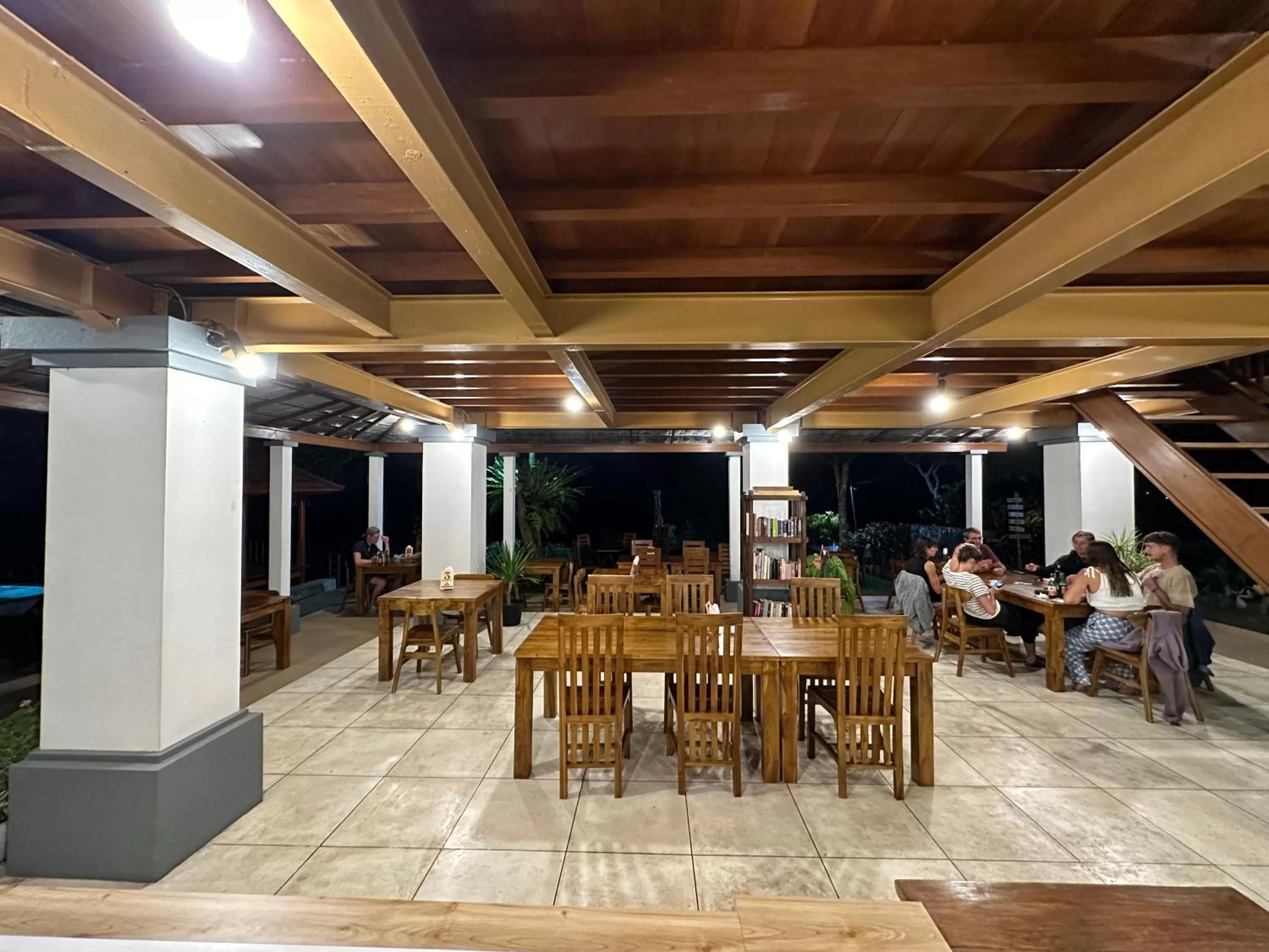 Restaurant/places to eat in VILLA IPSA