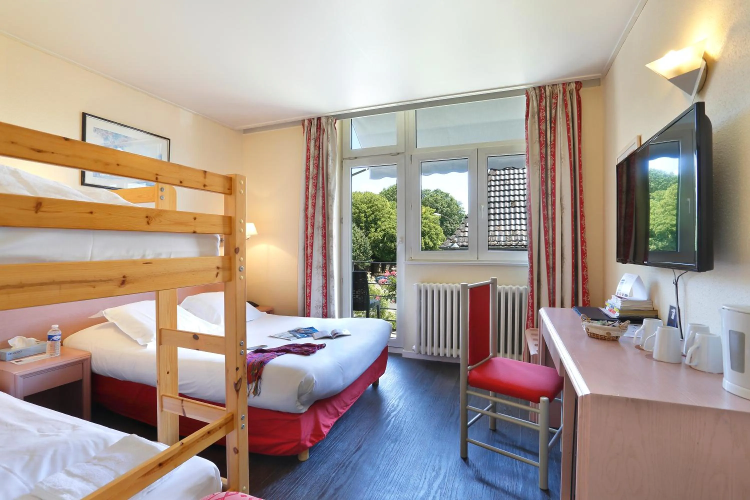 Bed in The Originals City Hotel de l Ange Guebwiller