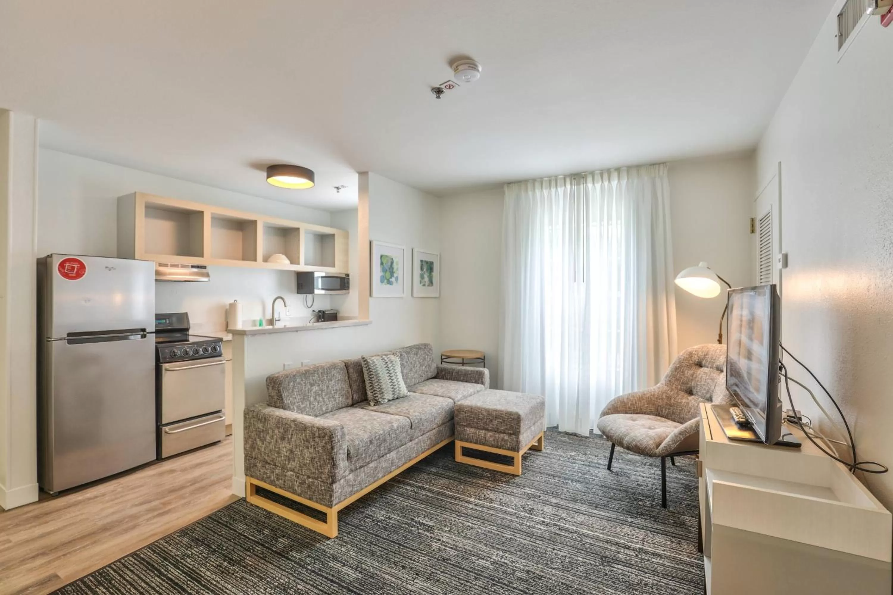 Two-Bedroom Suite in Alluxsuites at 1876, an Ascend Collection Hotel