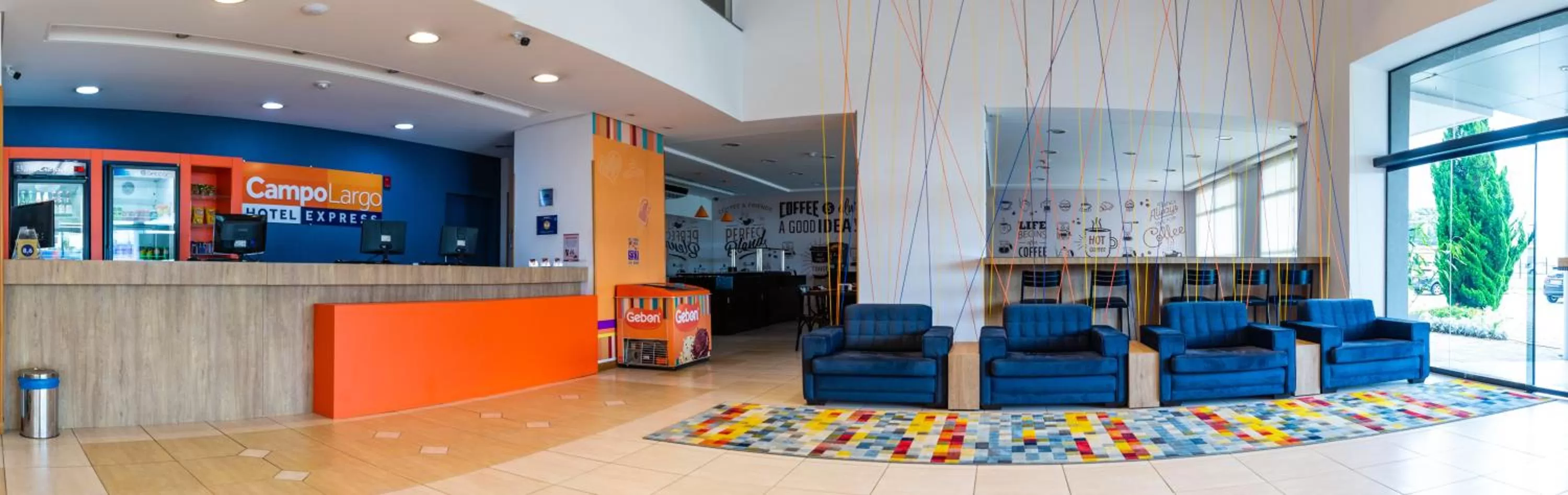 Lobby or reception in Hotel Campo Largo Express
