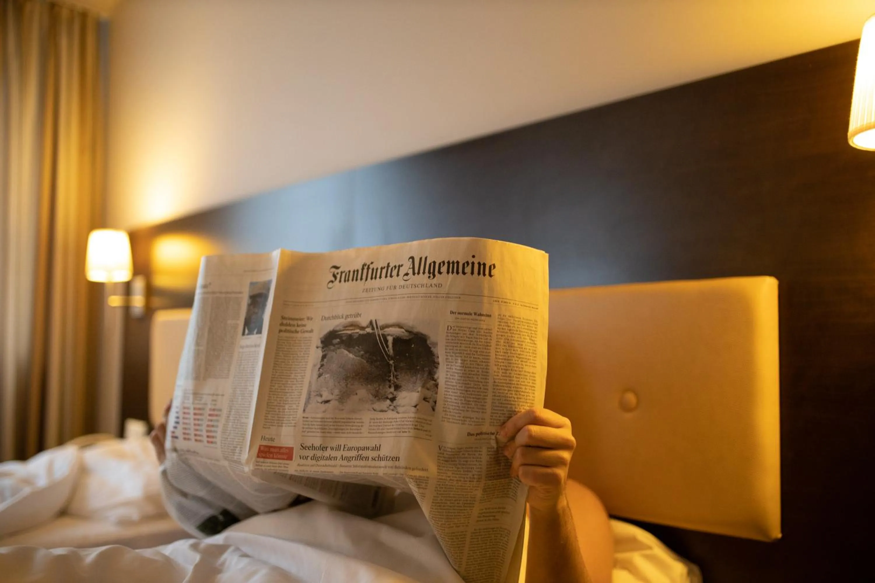 Bed in Bristol Hotel - Frankfurt City Centre - Central