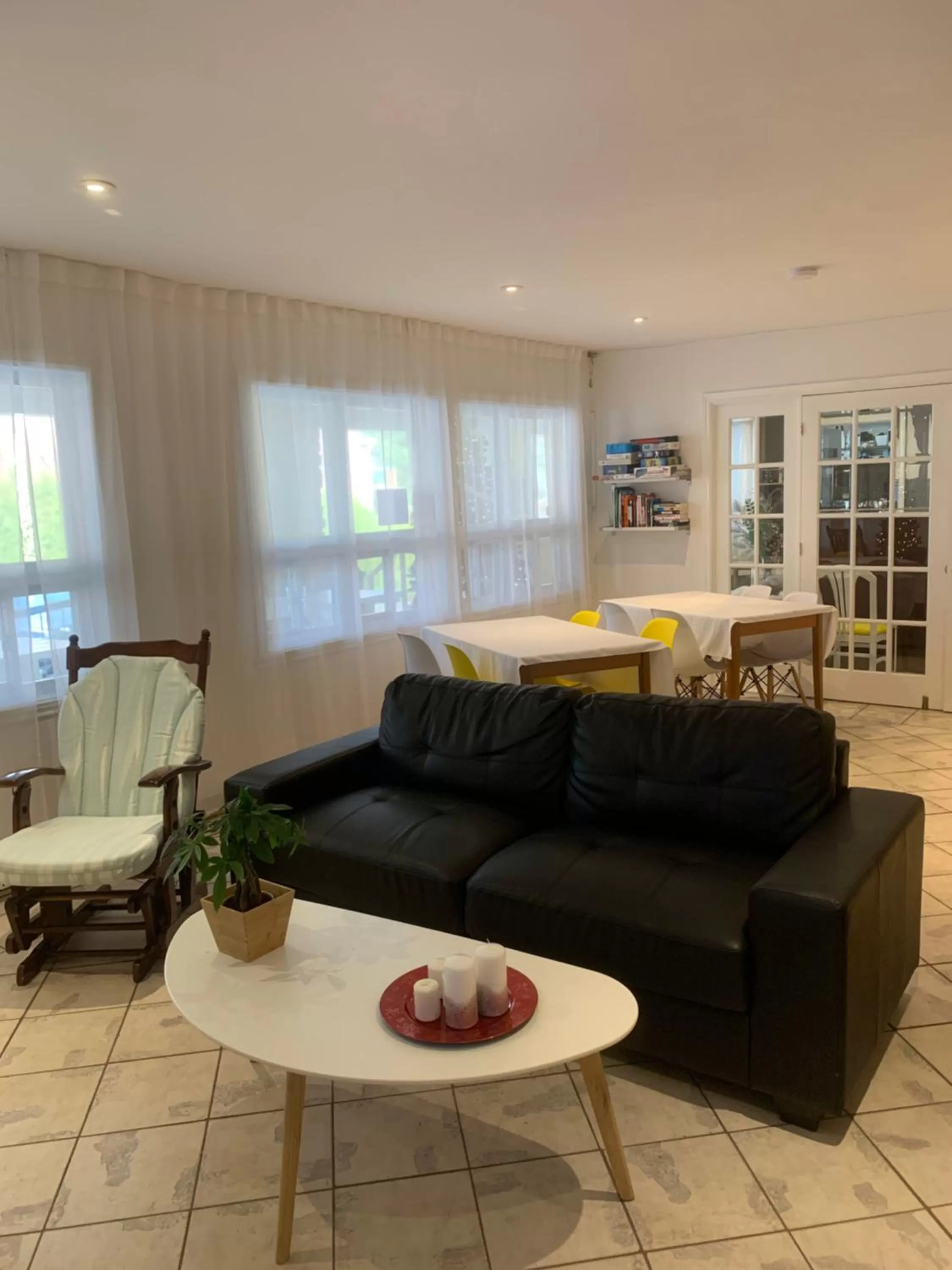 Staff in Hotel and Suites Les Laurentides