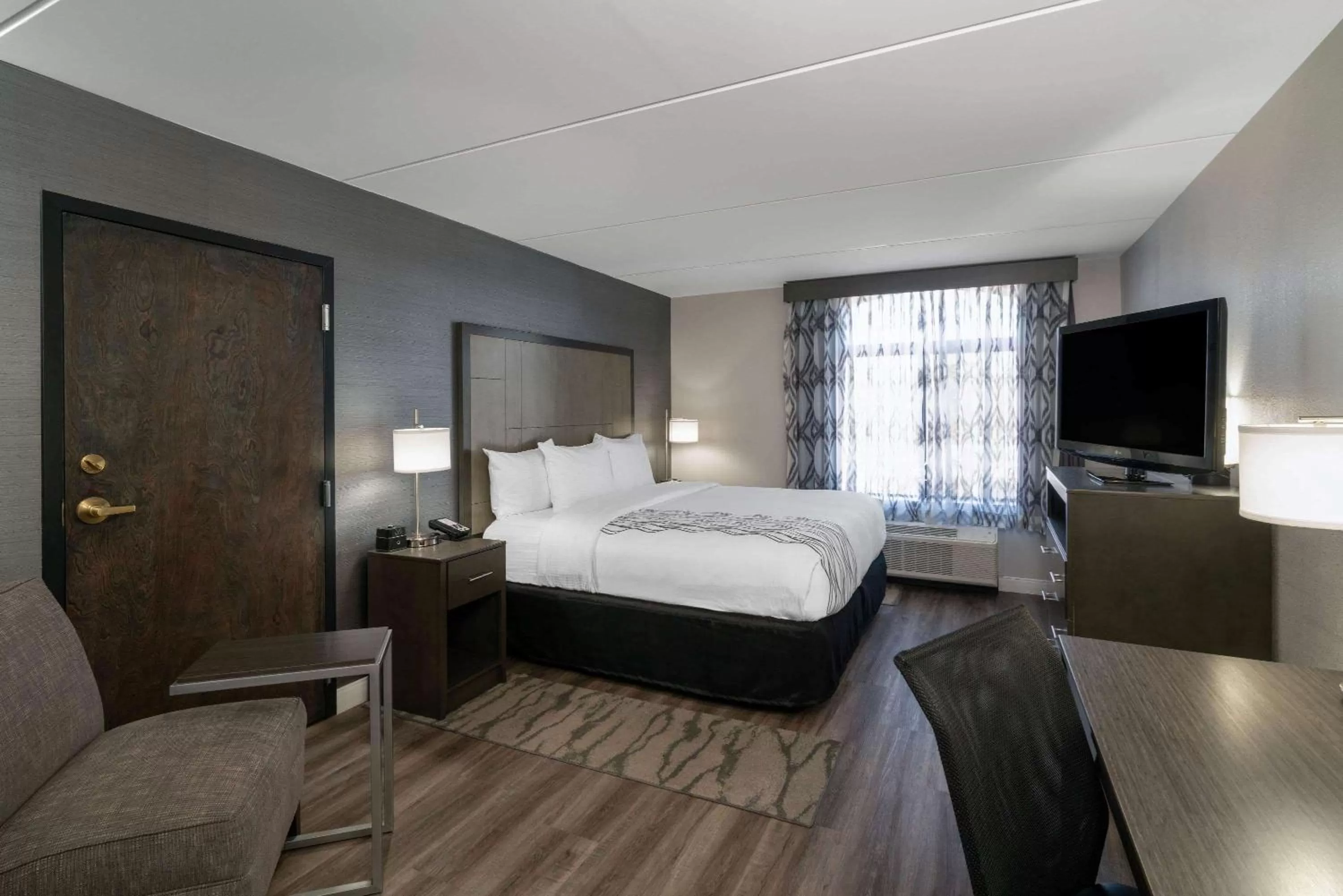 Bed in La Quinta by Wyndham Raleigh Downtown North