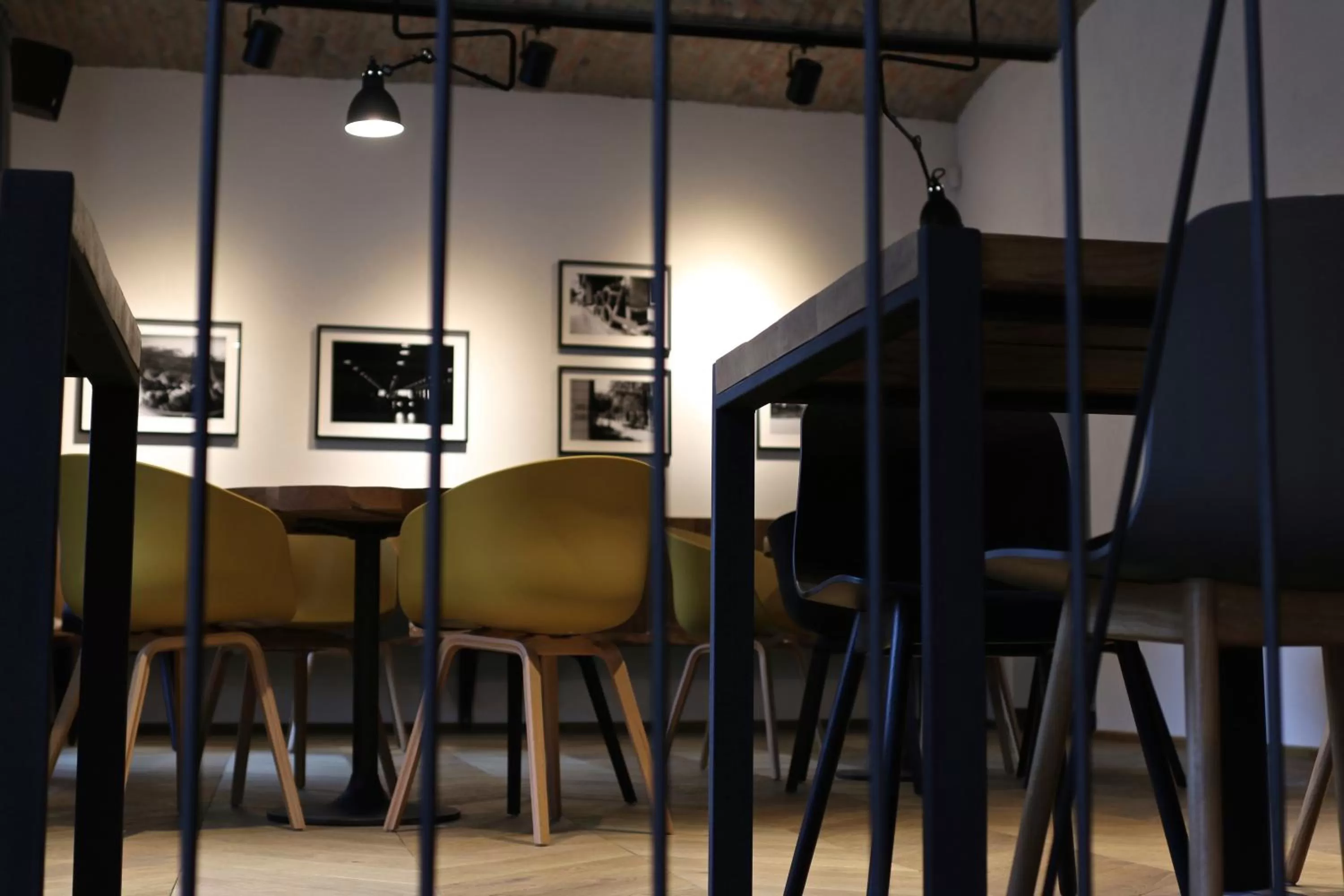 Restaurant/places to eat in Hotel city.city