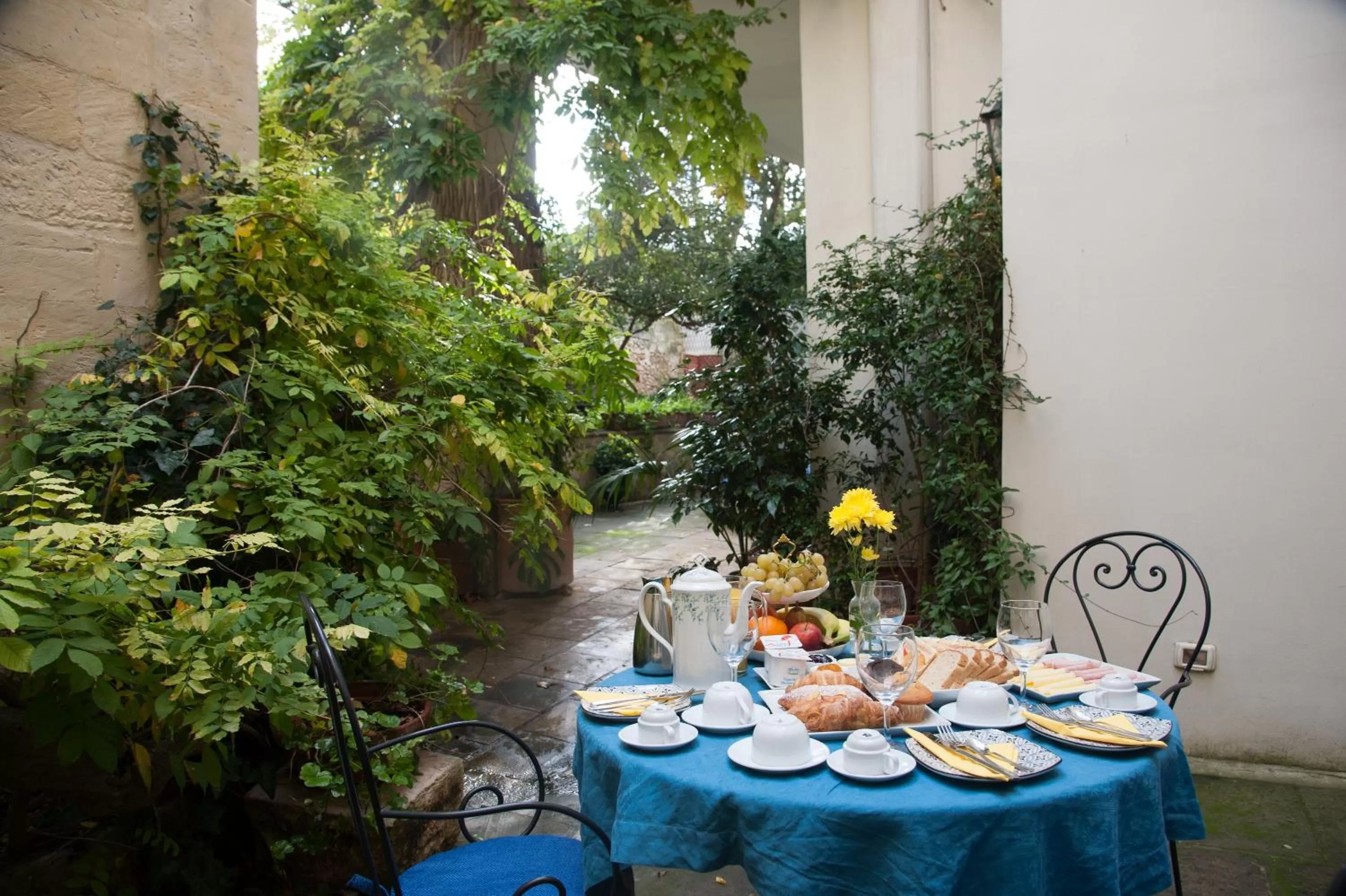 Patio in Palazzo Bernardini Suites