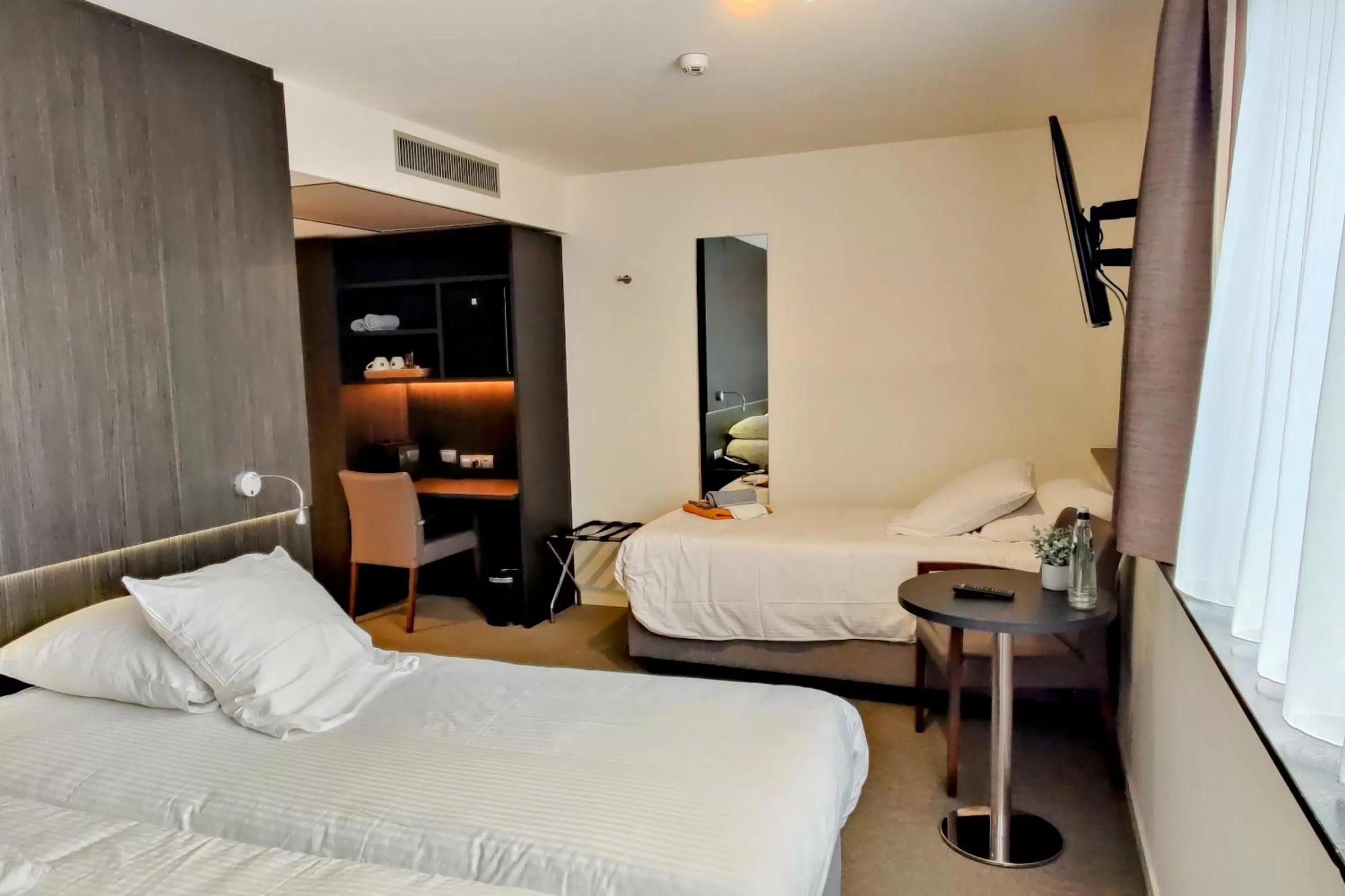 Bedroom, Bed in Tower Hotel Aalst