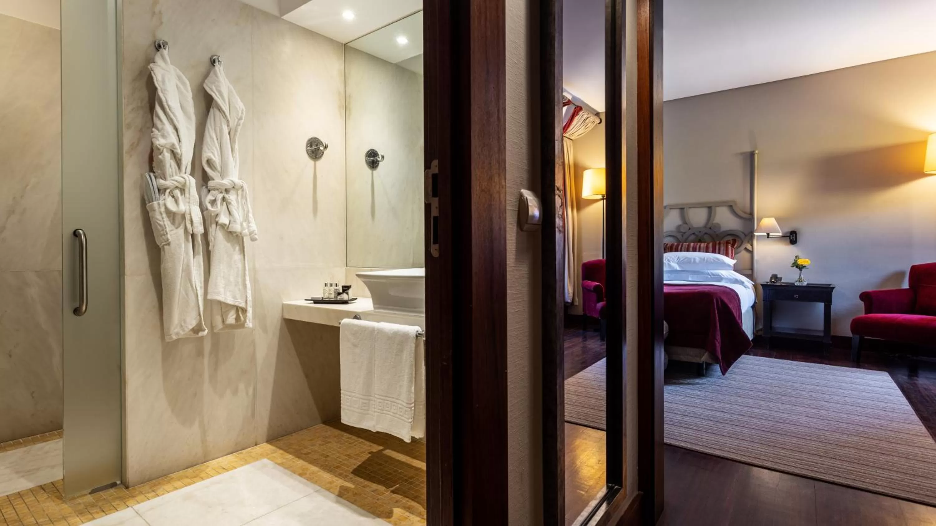 Bedroom, Bed in Pousada Convento de Tavira