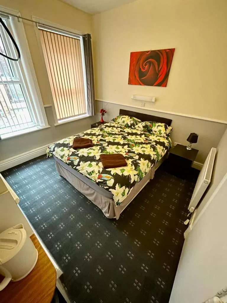 Bed in Hayward Hotel